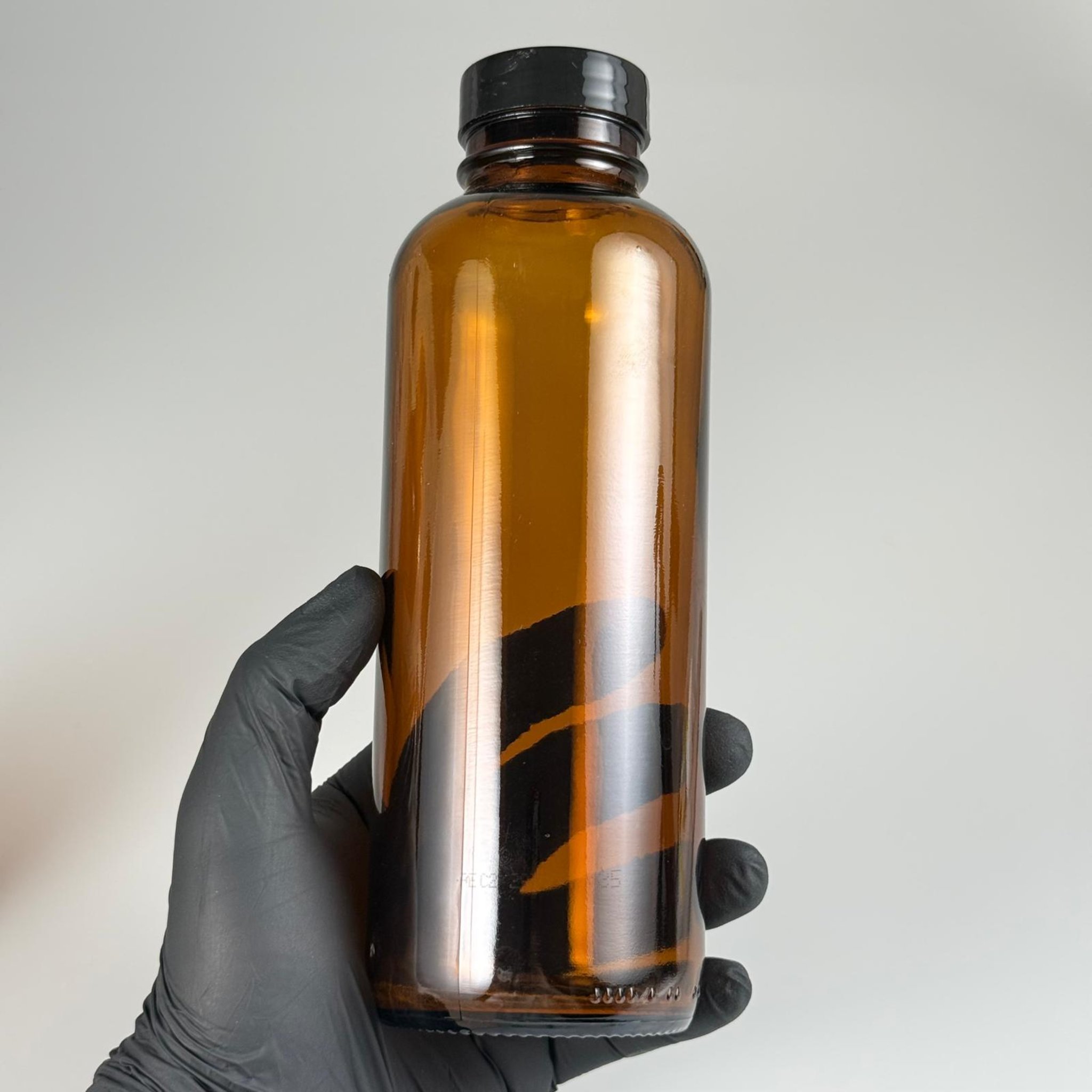 500 CC ENDÜSTRİYEL, KEVITA MODEL GENİŞ AĞIZLI AMBER CAM ŞİŞE - SİYAH PLASTİK KAPAKLI + KENDİNDEN YAPIŞKANLI KÖPÜK CONTALI TAKIM - 500 ML CAM KAHVERENGİ ECZA, ZEYTİNYAĞI, ÇEREZ, GRANÜR KAHVE, COLDBREW VB İÇİN ÇOK AMAÇLI CAM ŞİŞELER