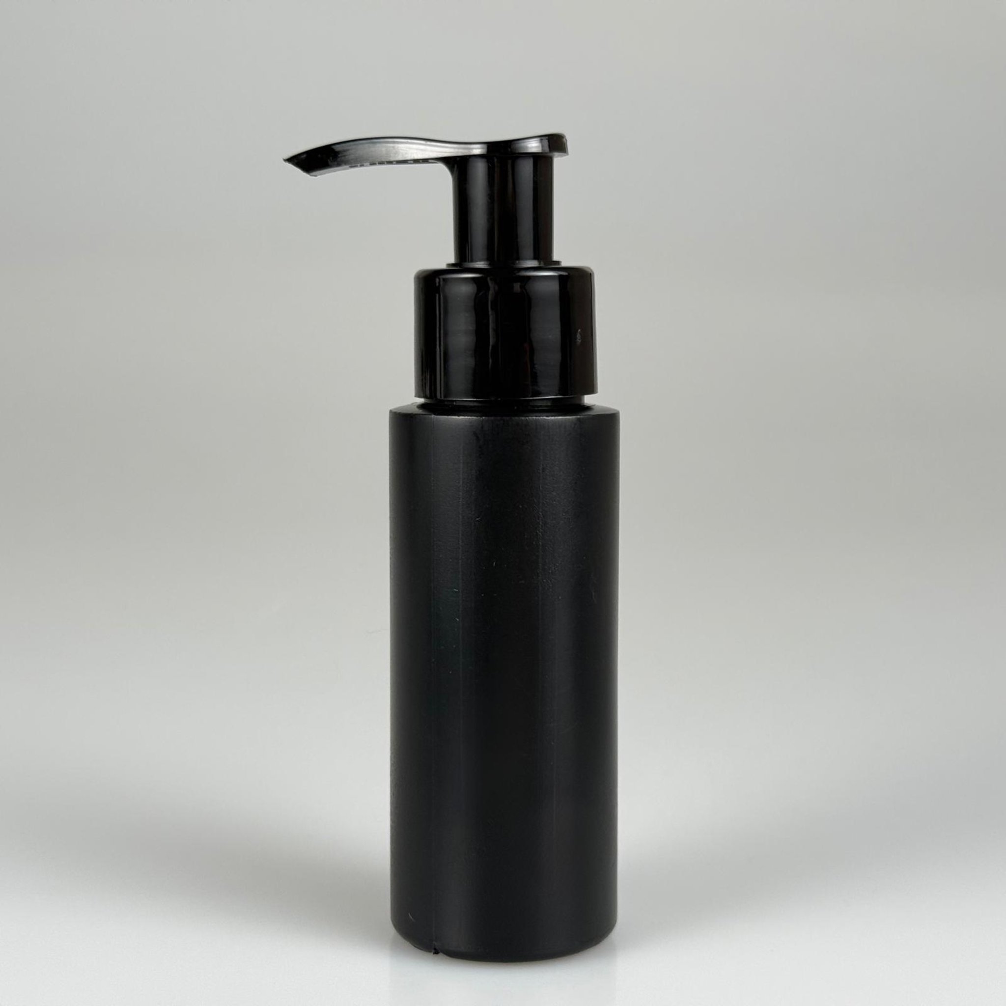 50 CC SİYAH POLİETİLEN PLASTİK ŞİŞE - SİYAH  POMPALI - 50 ML POMPALI PLASTİK ŞİŞE