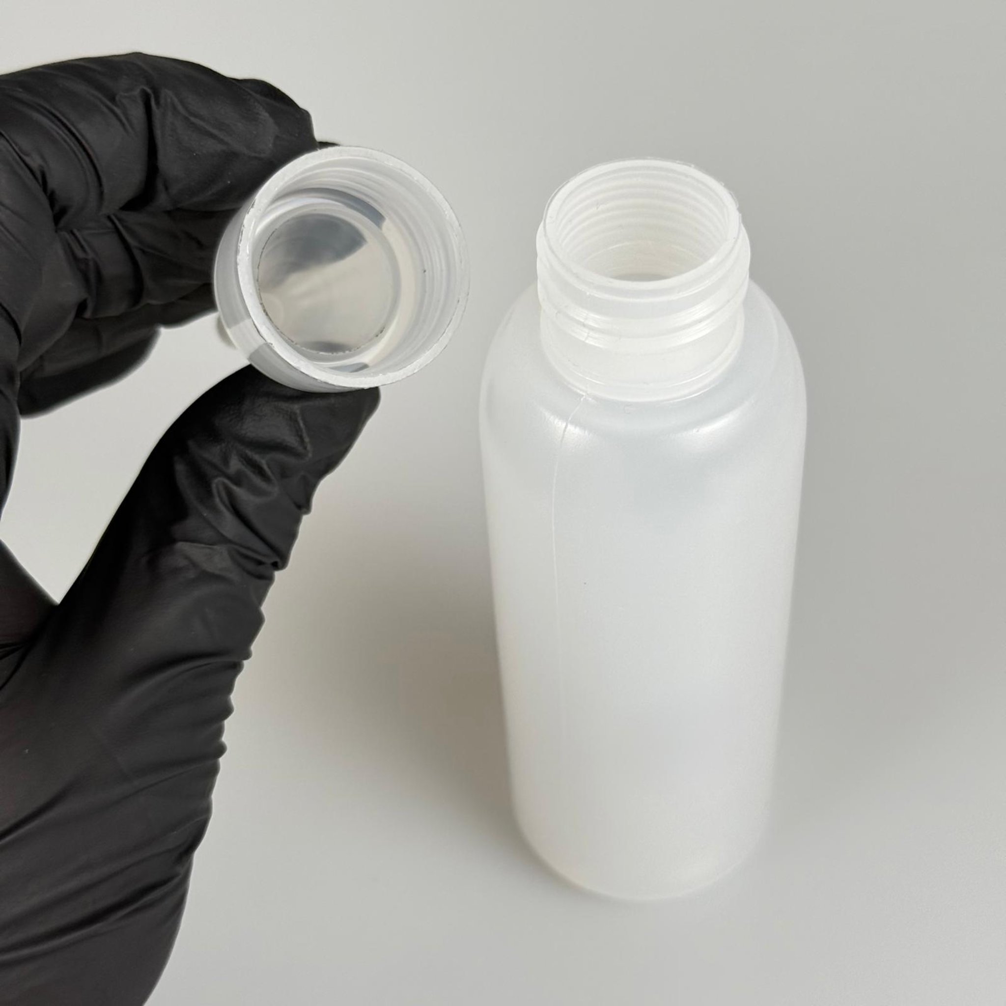 100 ML SIKILABİLİR YUMUŞAK PE POLİETİLEN PLASTİK ŞİŞE - ŞEFFAF AKITICI SİVRİ KARTUŞ KAPAKLI - 100 cc sos, yağ, kartuş, mürekkep vb için boş şişeler