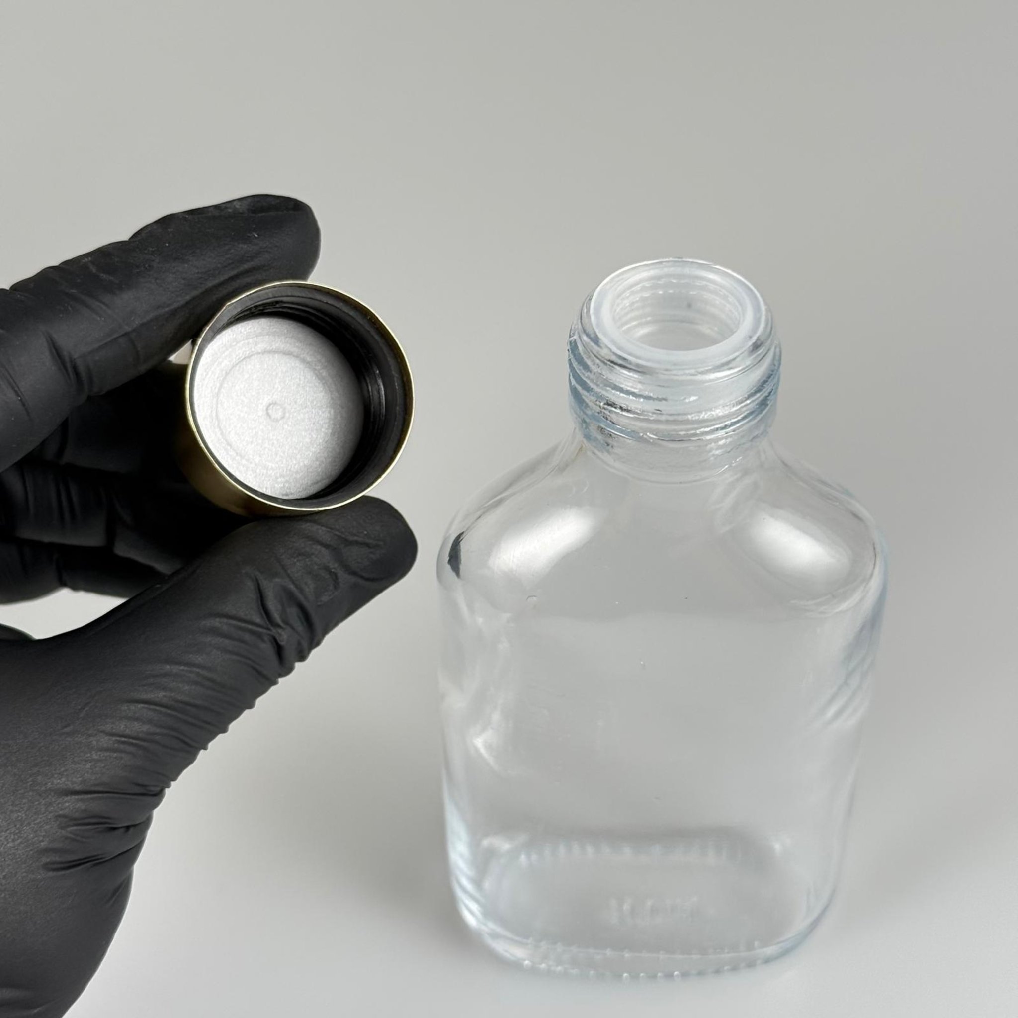 100 CC YASSI CAM COLD BREW ŞİŞE - SOĞUK KAHVE ŞİŞESİ + ALÜMİNYUM KAPLAMA GOLD KAPAKLI + KÖR TIPALI TAKIM -  100 ML YASSI CAM ŞİŞE