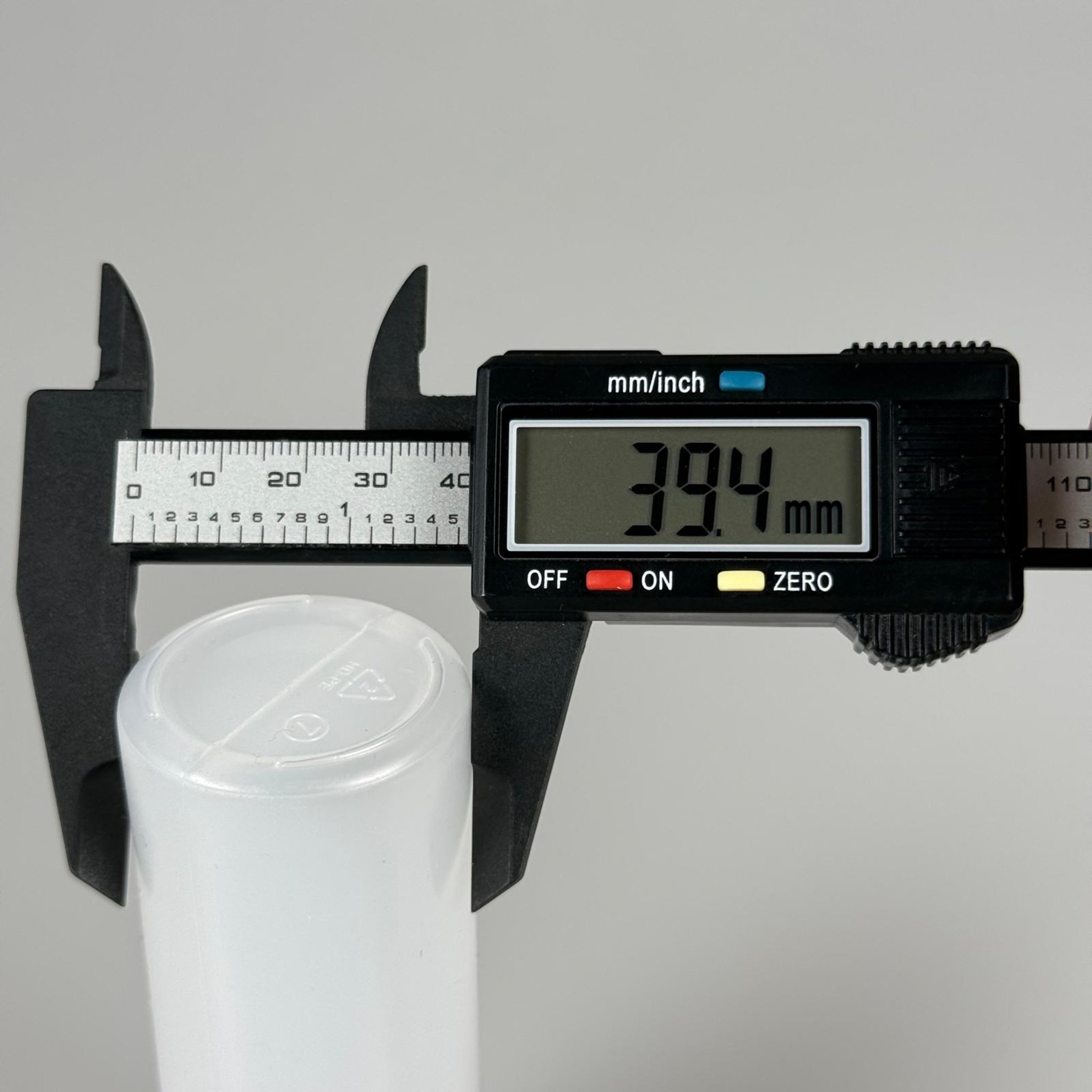 100 ML SIKILABİLİR YUMUŞAK PE POLİETİLEN PLASTİK ASETON ŞİŞESİ ( 24 AĞIZ ) + KÖPÜK CONTALI SİYAH METAL ALÜMİNYUM KAPAKLI TAKIM - 100 cc sos, yağ, kartuş, mürekkep vb için boş şişeler