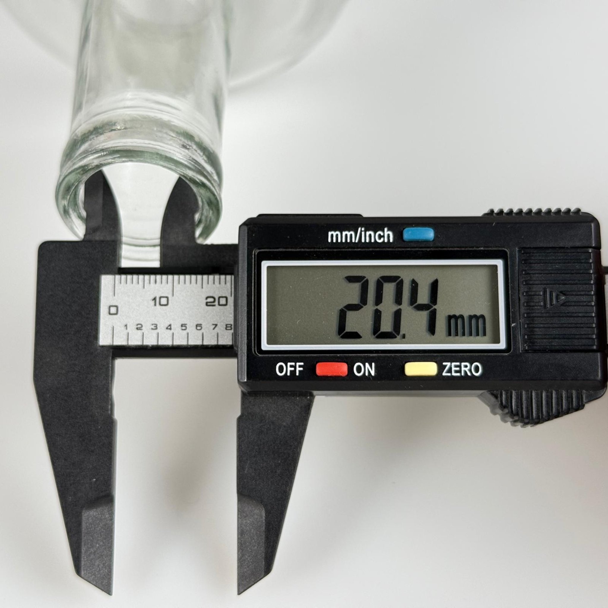 1000 CC DESENLİ DORİKA ŞEFFAF CAM ŞİŞE - 28 MM ÇAKMA AĞIZ (KAPAKSIZ) - 1000 ML DESENLİ DORİKA CAM ŞİŞE