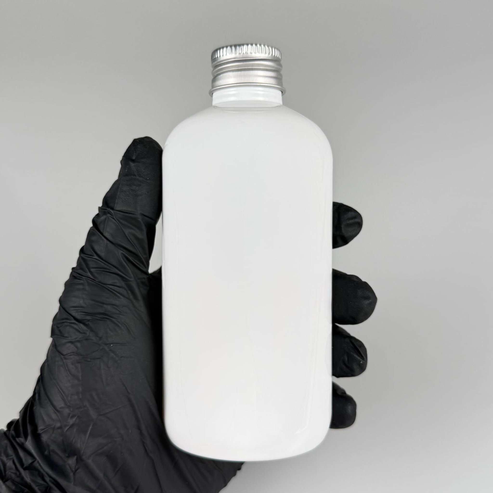 250 CC BEYAZ PLASTİK ŞİŞE ZEYNEP MODEL ( 24 AĞIZ ) + KÖPÜK CONTALI GÜMÜŞ METAL ALÜMİNYUM KAPAKLI + KOLONYA TIPALI TAKIM - 250 ML KAPAKLI BEYAZ TOMBUL PET ŞİŞELER