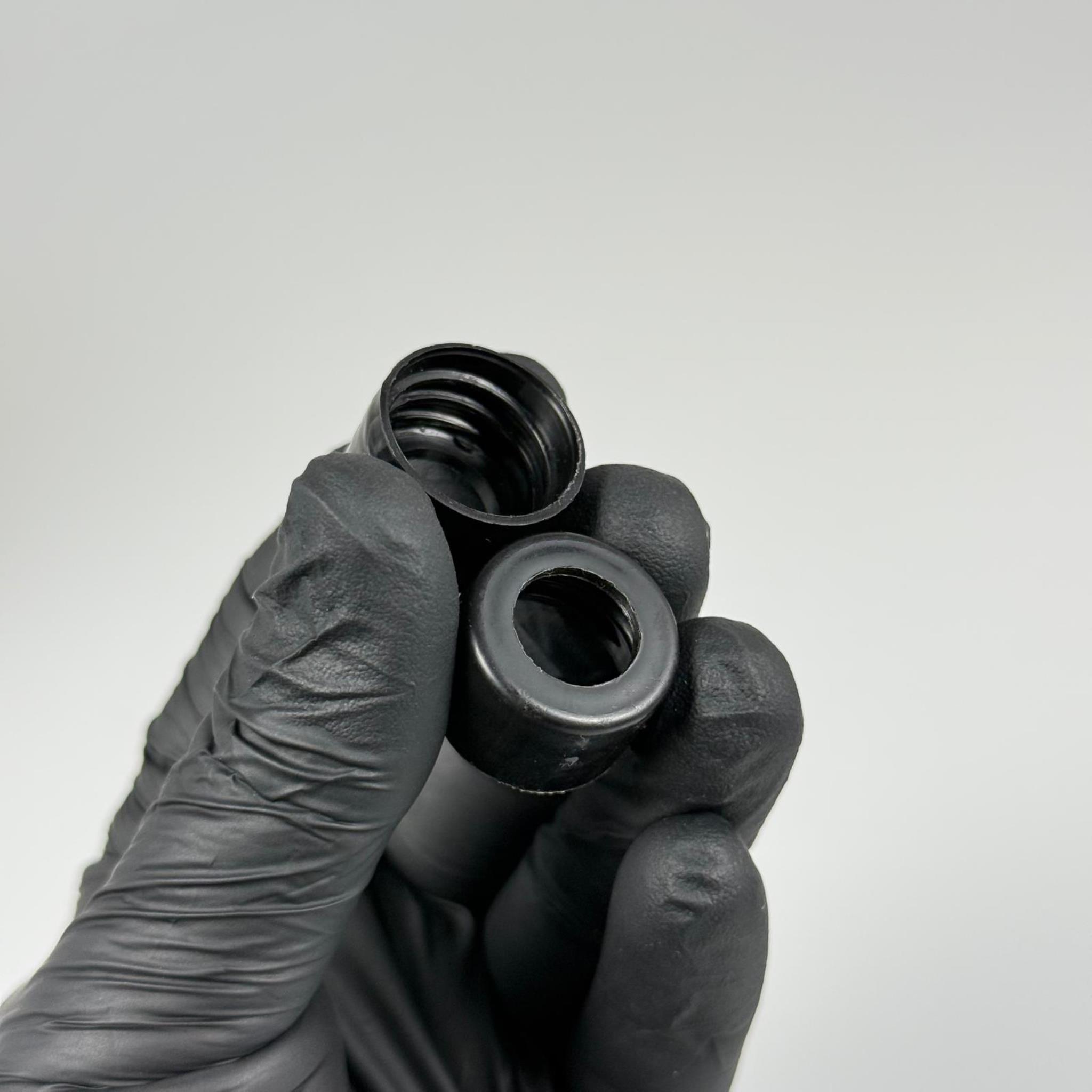 18 MM DELİKLİ PLASTİK KAPAK SİYAH - DÜZ (DAMLALIK İÇİN)