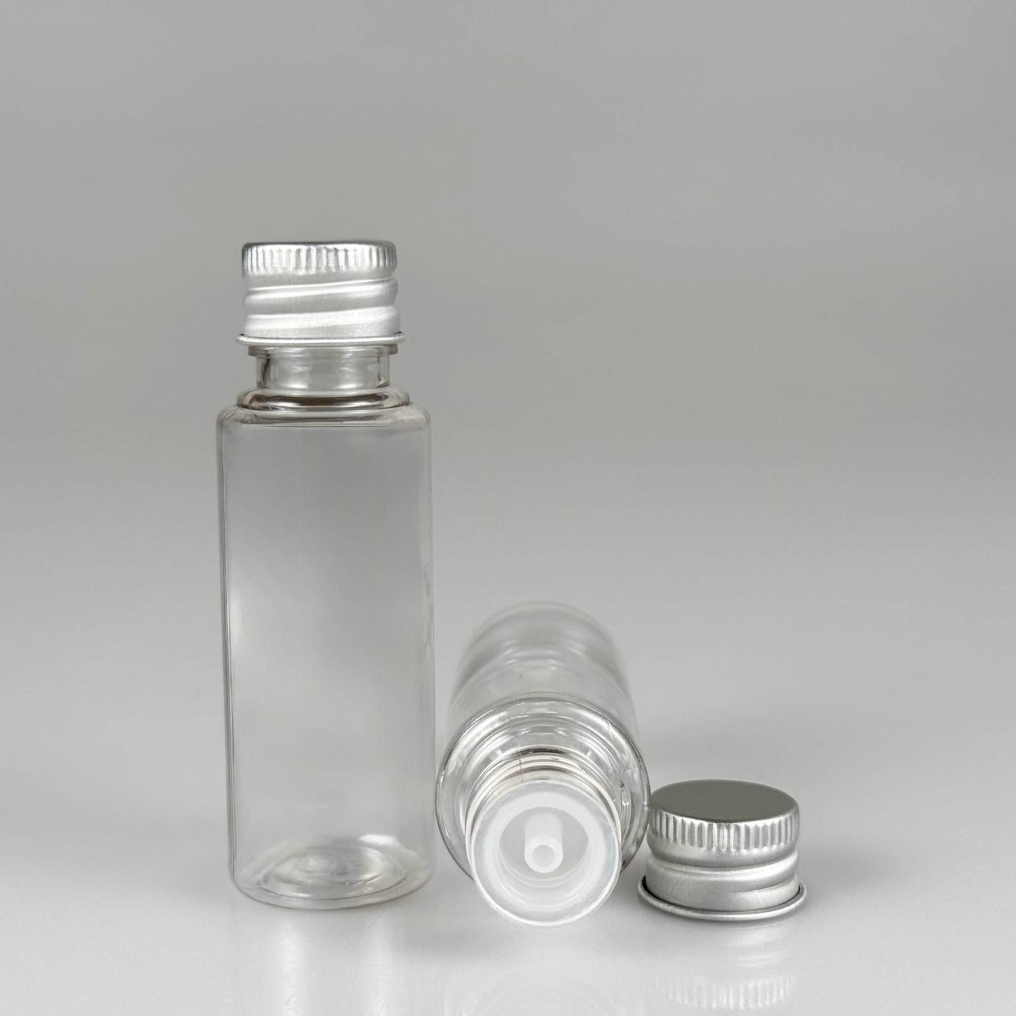 30 CC ŞEFFAF PET SHOT ŞİŞE - KÖPÜK CONTALI GÜMÜŞ ALÜMİNYUM METAL KAPAKLI DAMLALIKLI KOLONYA TIPALI TAKIM - 30 ML PLASTİK ŞİŞE