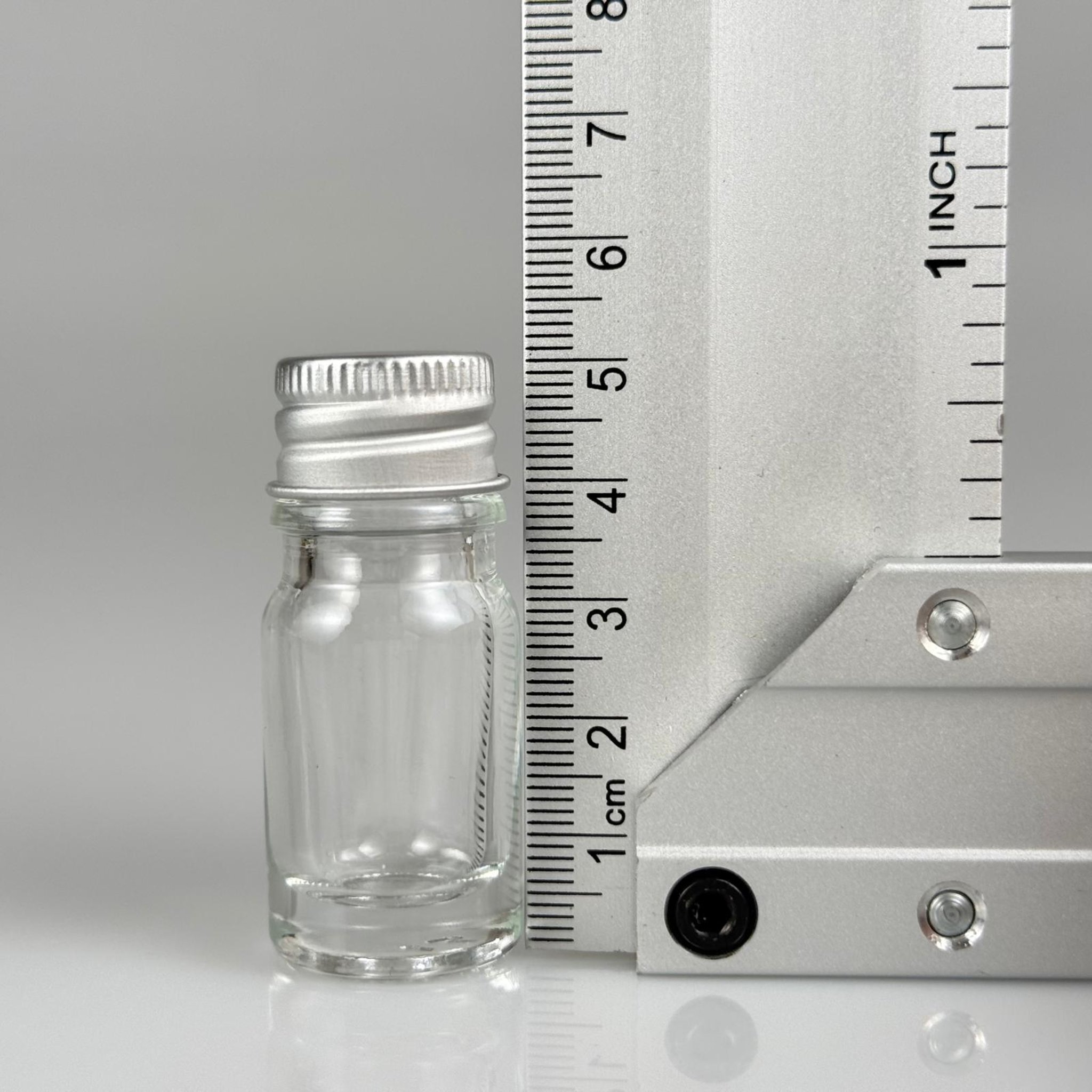 5 CC ŞEFFAF CAM ŞİŞE + KÖPÜK CONTALI GÜMÜŞ ALÜMİNYUM METAL KAPAKLI TAKIM - 100 ML YEŞİL CAM ŞİŞE