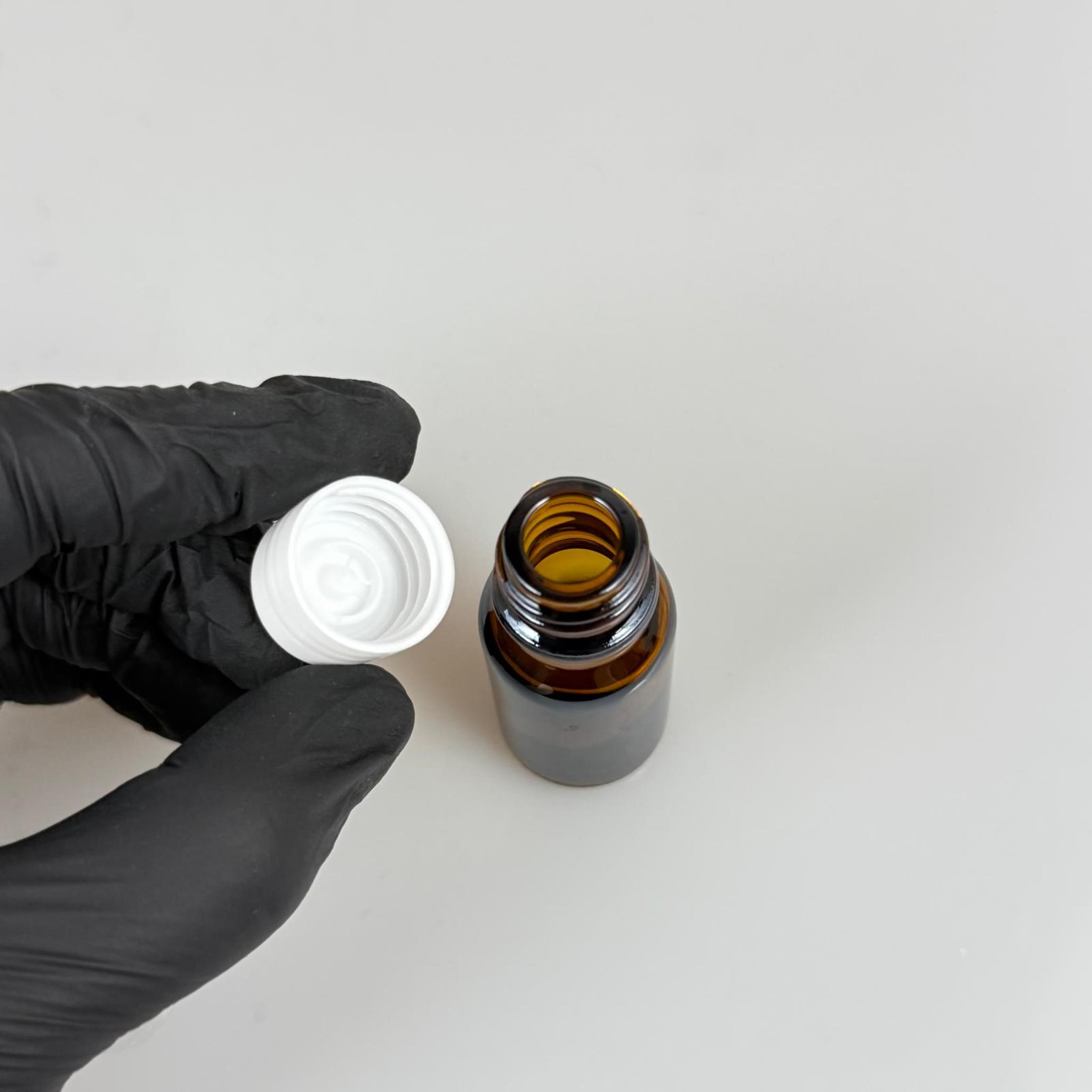 10 ML AMBER CAM ŞİŞE + CONTALI BEYAZ KAPAK - 10 CC KAPAKLI CAM ŞİŞE