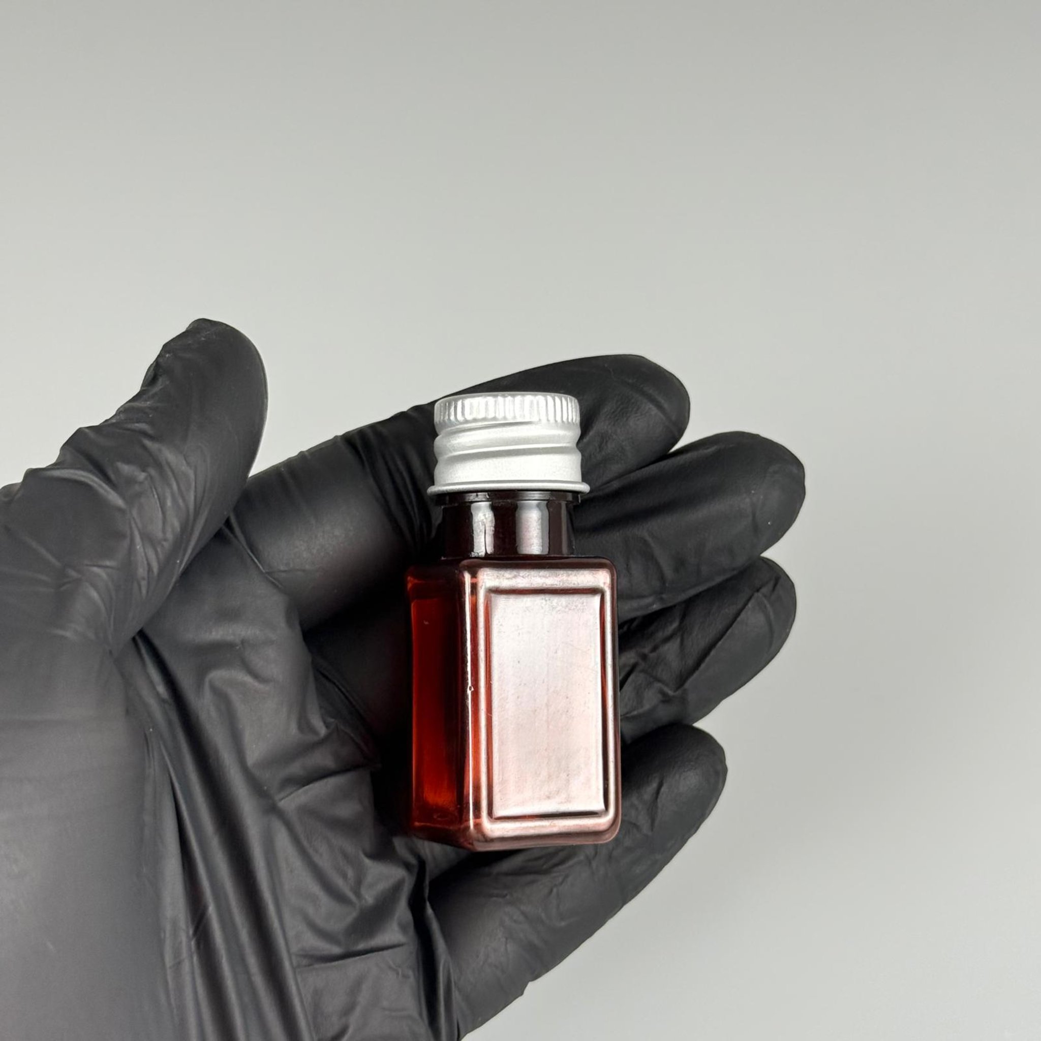 10 CC AMBER KARE PET SHOT ŞİŞE - KÖPÜK CONTALI GÜMÜŞ ALÜMİNYUM METAL KAPAKLI + KÖR TIPALI TAKIM - 10 ML KAHVERENGİ PLASTİK ŞİŞE