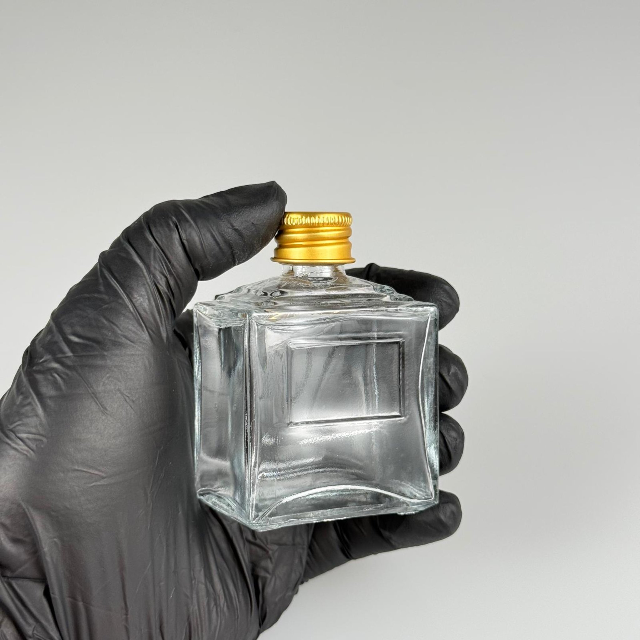 50 CC KÖŞELİ PRİZMA CAM ŞİŞE + GOLD ALÜMİNYUM METAL KAPAKLI TAKIM - 50 ML PRESTİJLİ ŞİŞE