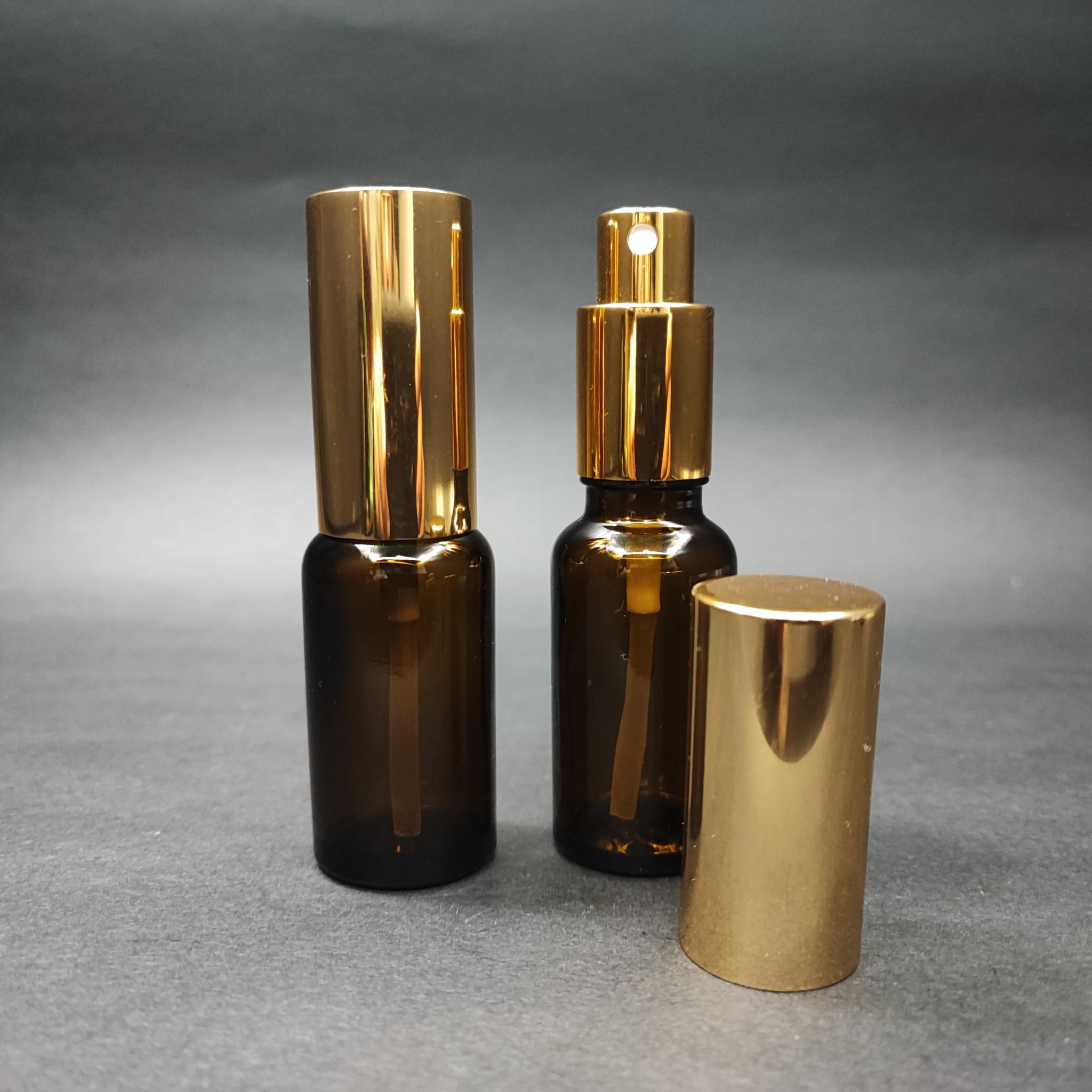 20 ML LÜKS VİDALI VALF ÇEVİRME PARFÜM ŞİŞELERİ - 20 CC AMBER CAM ŞİŞE - GOLD METAL SPREYLİ KAPAKLI SET