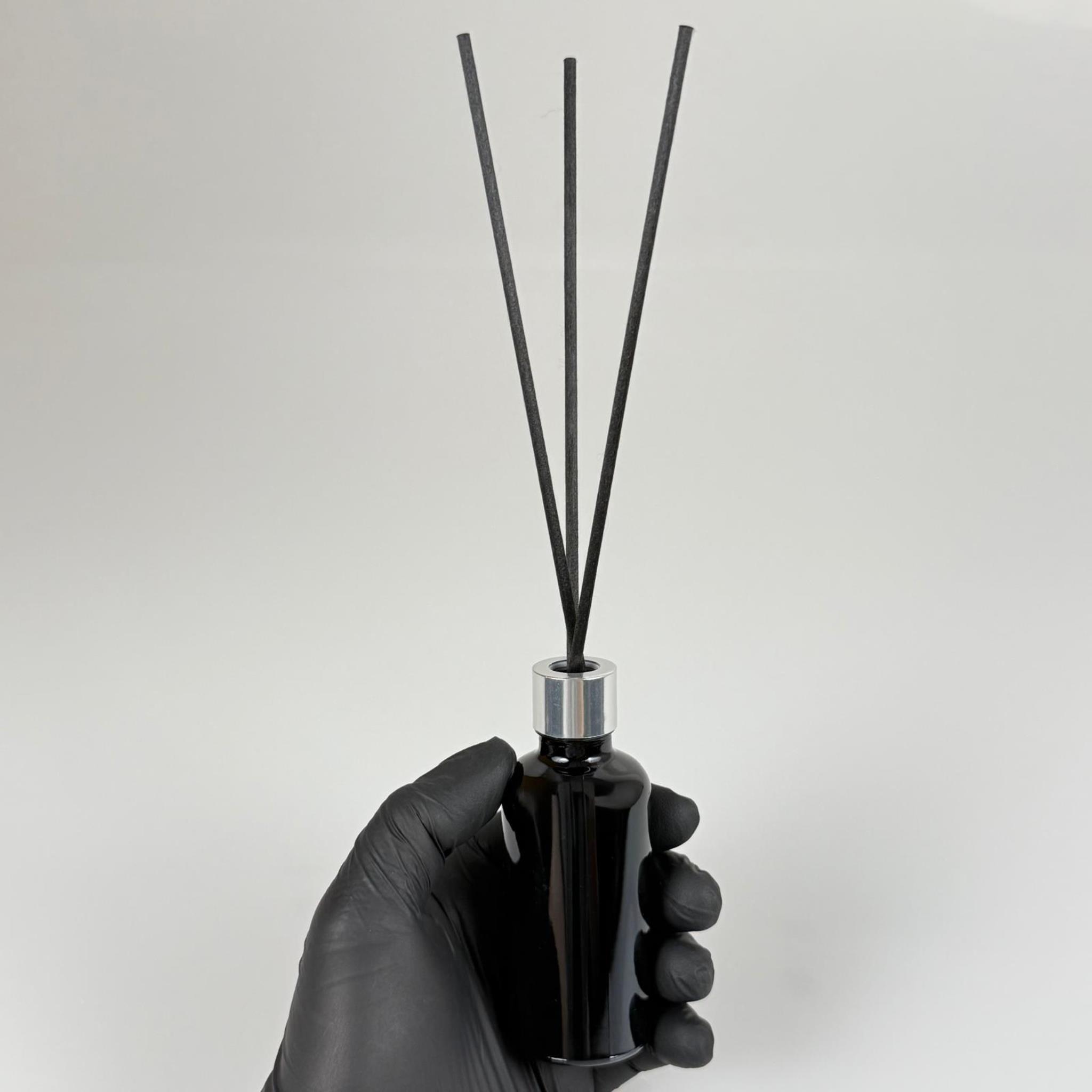 50 CC SİYAH CAM BAMBU ODA KOKUSU ŞİŞESİ - 50 ML ÇUBUKLU BAMBU ODA KOKUSU ŞİŞESİ - DİFÜZÖR ŞİŞE- CAM ŞİŞE + GÜMÜŞ METAL KAPAK + PLASTİK TIPA + 3 ADET FİBER SİYAH BAMBU ÇUBUK
