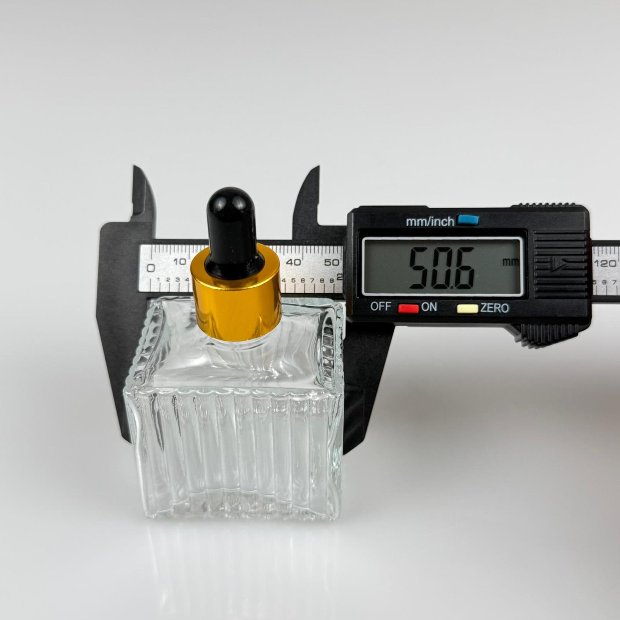 50 CC KÖŞELİ DESENLİ ÇİZGİLİ PRESTİJLİ CAM DAMLALIKLI ŞİŞE - SİYAH EMZİK - GOLD METALİK KAPAK - 50 ML CAM DAMLALIKLI ŞİŞE - DAMLALIKLI BOŞ ŞİŞE