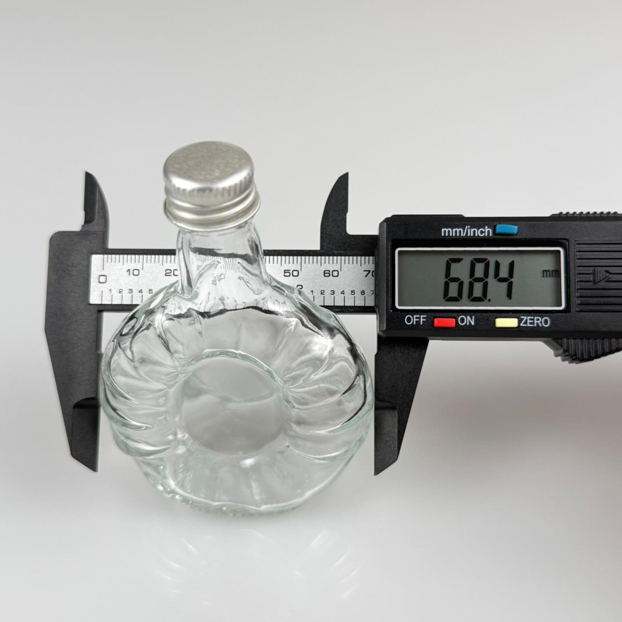 50 CC BOĞAZLI YASSI CAM ŞİŞE - GÜMÜŞ METAL KAPAKLI - 50 ML PRESTİJLİ ŞİŞE