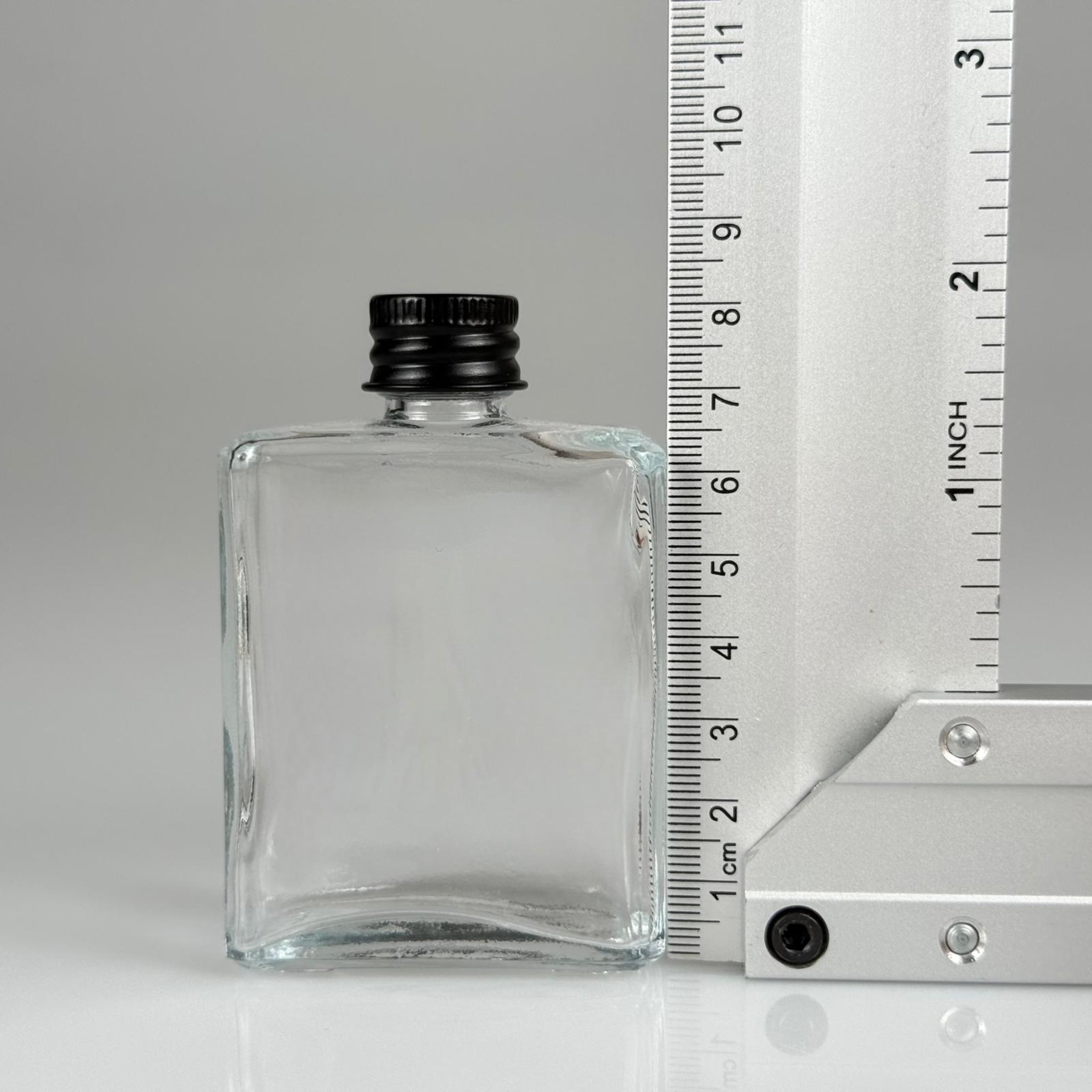 40 CC YASSI DİKDÖRTGEN KÖŞELİ KISA CAM ŞİŞE + SİYAH ALÜMİNYUM METAL KAPAKLI TAKIM - 40 ML PRESTİJLİ ŞİŞE