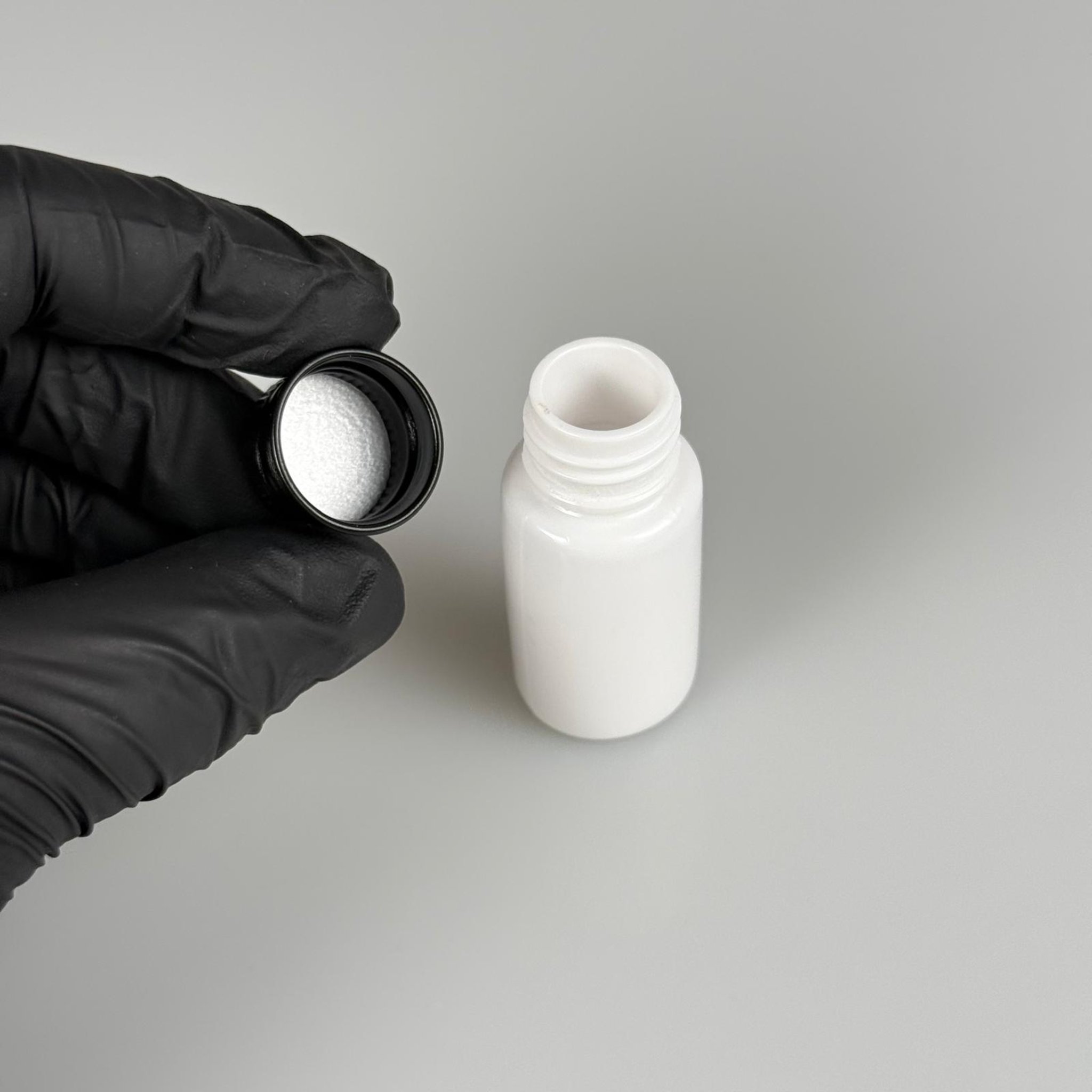 10 CC BEYAZ PET SHOT ŞİŞE - KÖPÜK CONTALI SİYAH ALÜMİNYUM METAL KAPAKLI TAKIM - 10 ML PLASTİK ŞİŞE