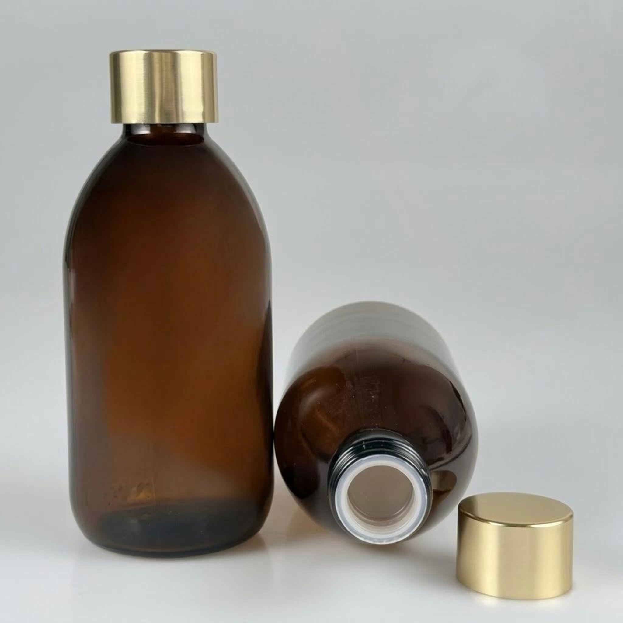 250 CC AMBER CAM ŞİŞE + ALÜMİNYUM KAPLAMALI GOLD KAPAKLI + KÖR TIPALI TAKIM - 250 ML KAHVERENGİ CAM ŞİŞE