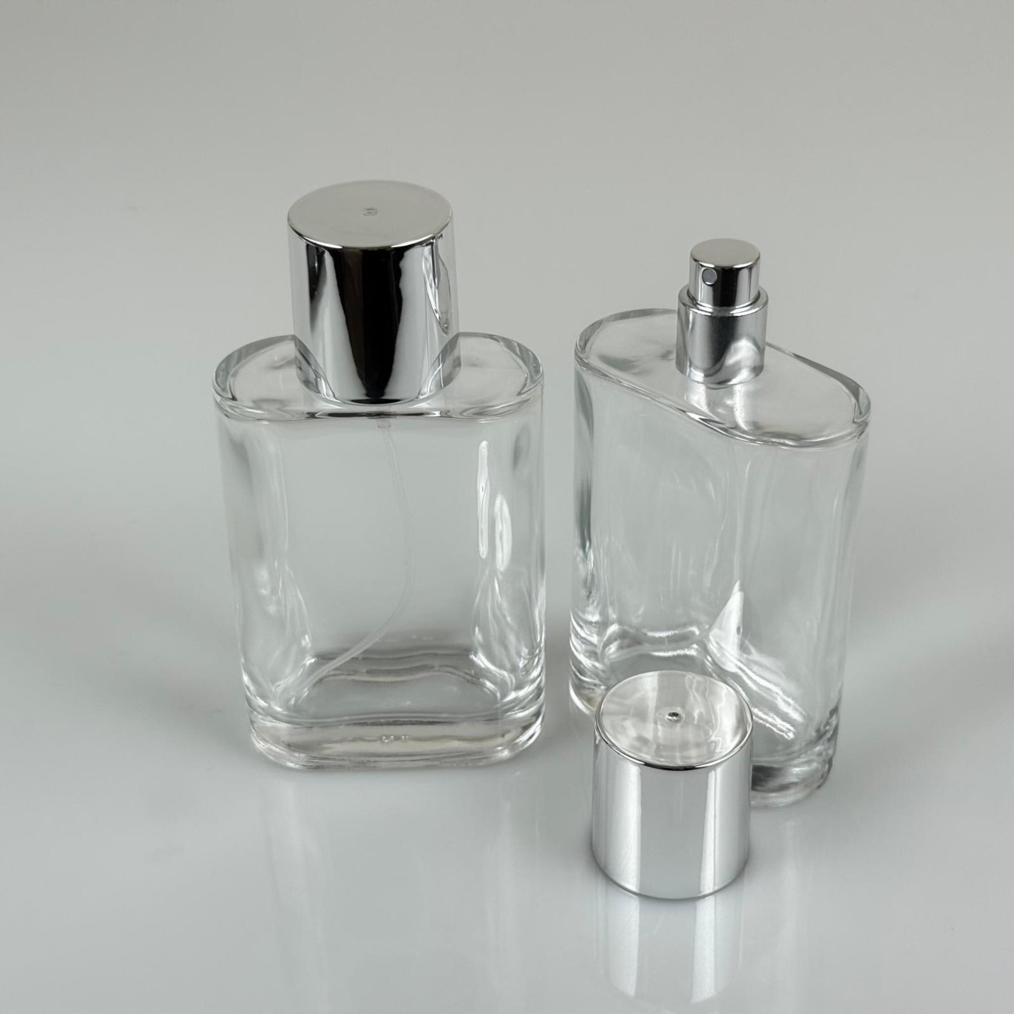 100 ML YASSI MODEL CEO PARFÜM ŞİŞESİ + GÜMÜŞ METAL SPREYLİ + GÜMÜŞ GENİŞ KAPAKLI (AĞIZ 15 MM GEÇME KOLAY KAPAMA)