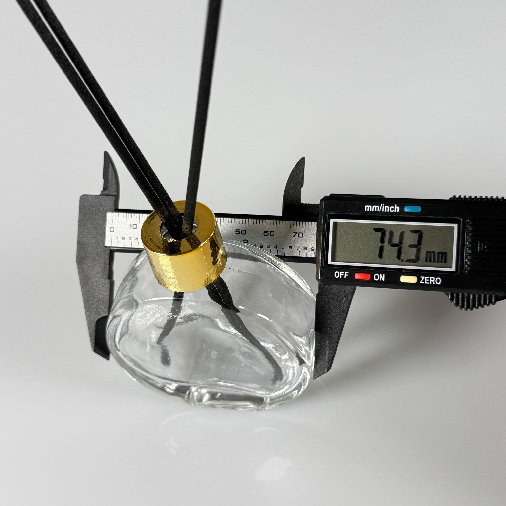 70 CC YUVARLAK OVAL YASSI BAMBU CAM BAMBU ODA KOKUSU ŞİŞESİ - 70 ML ÇUBUKLU KÖŞELİ BAMBU ODA KOKUSU ŞİŞESİ - DİFÜZÖR ŞİŞE- CAM ŞİŞE + GOLD PLASTİK KAPAK + TIPA + 3 ADET FİBER SİYAH BAMBU ÇUBUK - YENİ MODEL