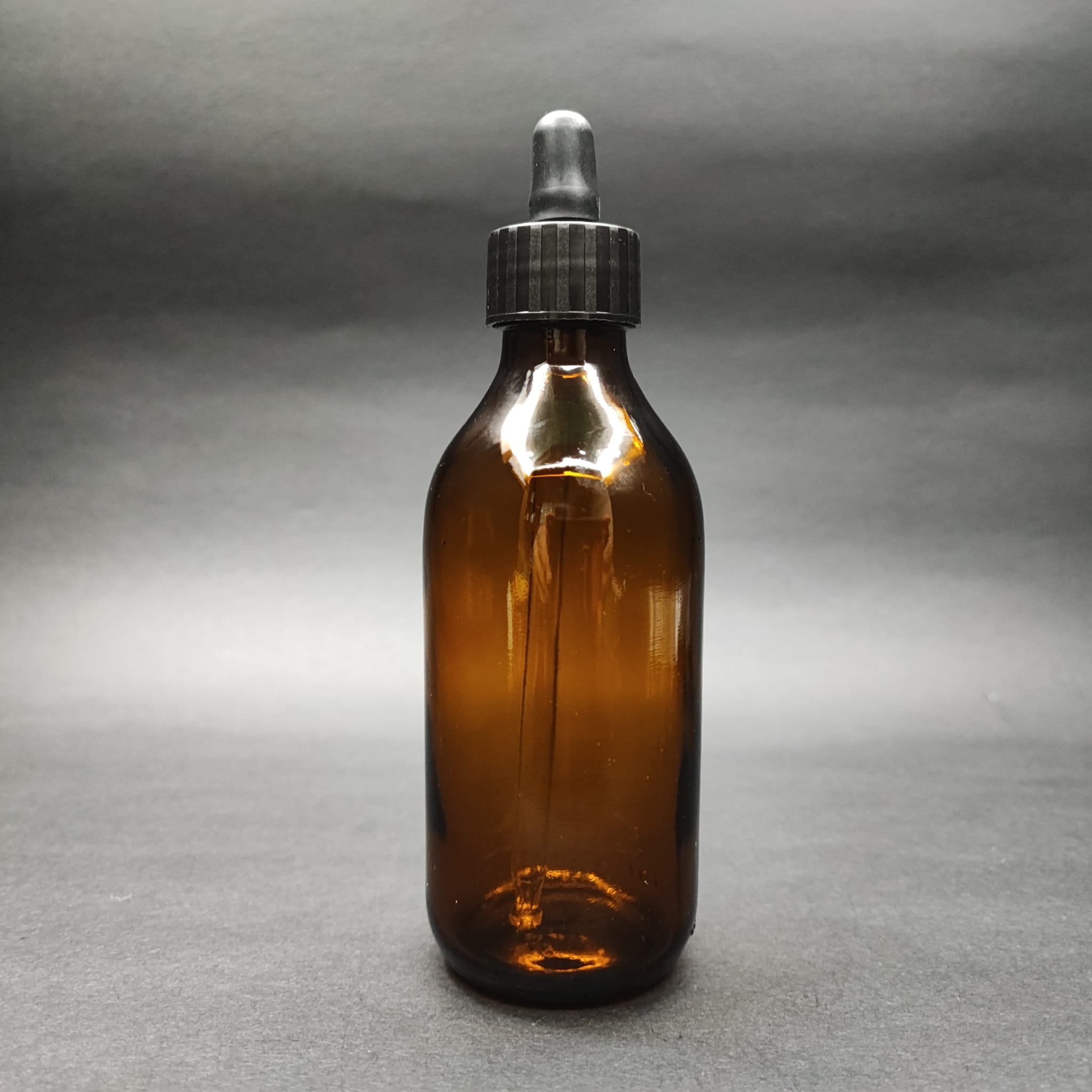 150 ML DOLUMU KOLAY, GENİŞ AĞIZLI CAM DAMLALIKLI ŞİŞE (25 MM AĞIZ)  - 150 CC SİYAH DAMLALIKLI CAM ECZA ŞİŞESİ - AMBER KAHVERENGİ