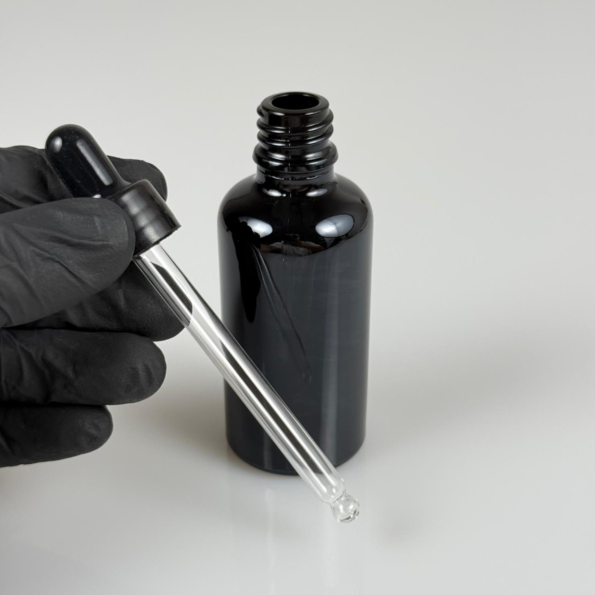 50 CC PARLAK SİYAH CAM DAMLALIKLI ŞİŞE - SİYAH EMZİK + SİYAH DÜZ KAPAK + CAM PİPET TAKIM - 50 ML PARLAK SİYAH DAMLALIKLI ŞİŞE SETİ
