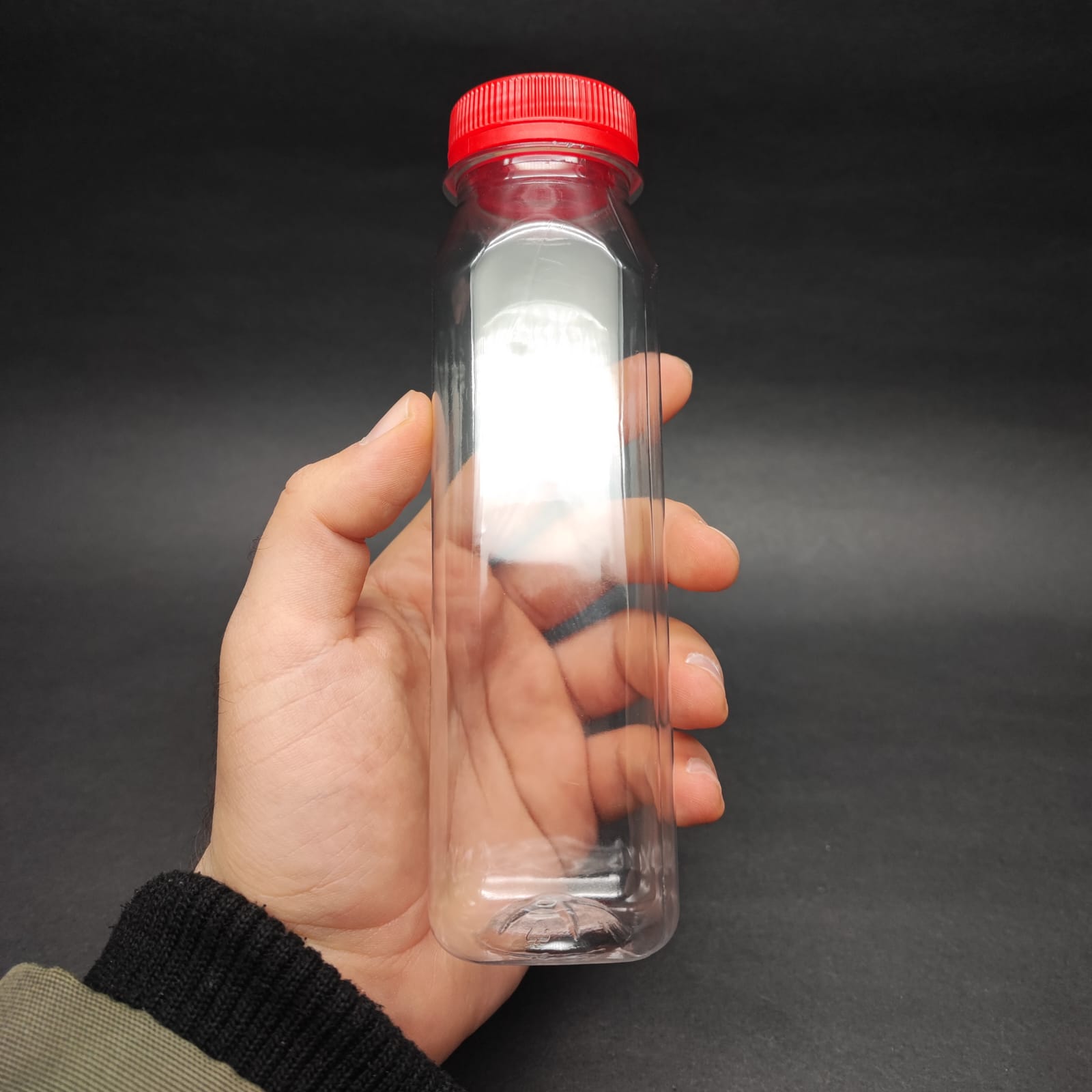 250 CC KARE PET ŞİŞE (19 GR) - GENİŞ AĞIZLI KIRMIZI KİLİTLİ KAPAKLI - 250 ML DETOX , MEYVE SUYU ŞİŞE , BOŞ DETOKS ŞİŞE