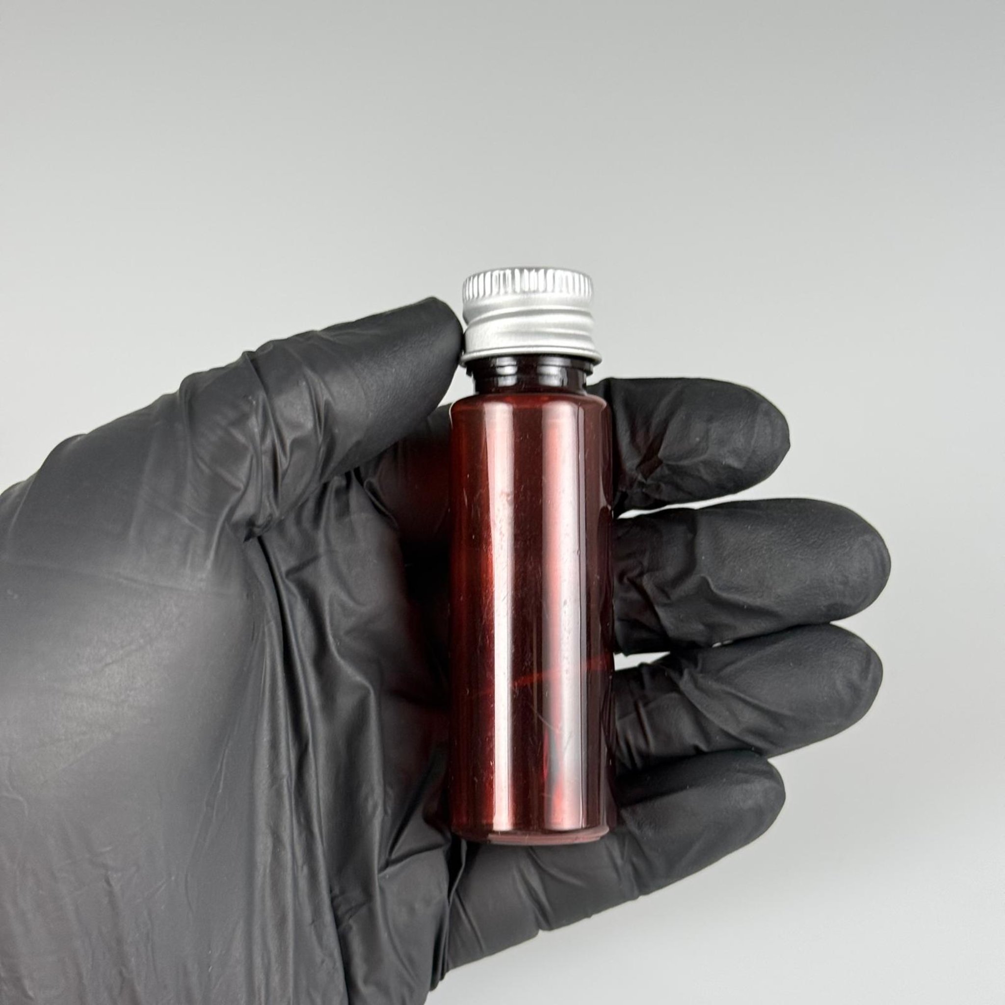 20 CC PET AMBER SHOT ŞİŞE - KÖPÜK CONTALI GÜMÜŞ ALÜMİNYUM METAL KAPAKLI + KÖR TIPALI TAKIM - 20 ML KAHVERENGİ PLASTİK ŞİŞE