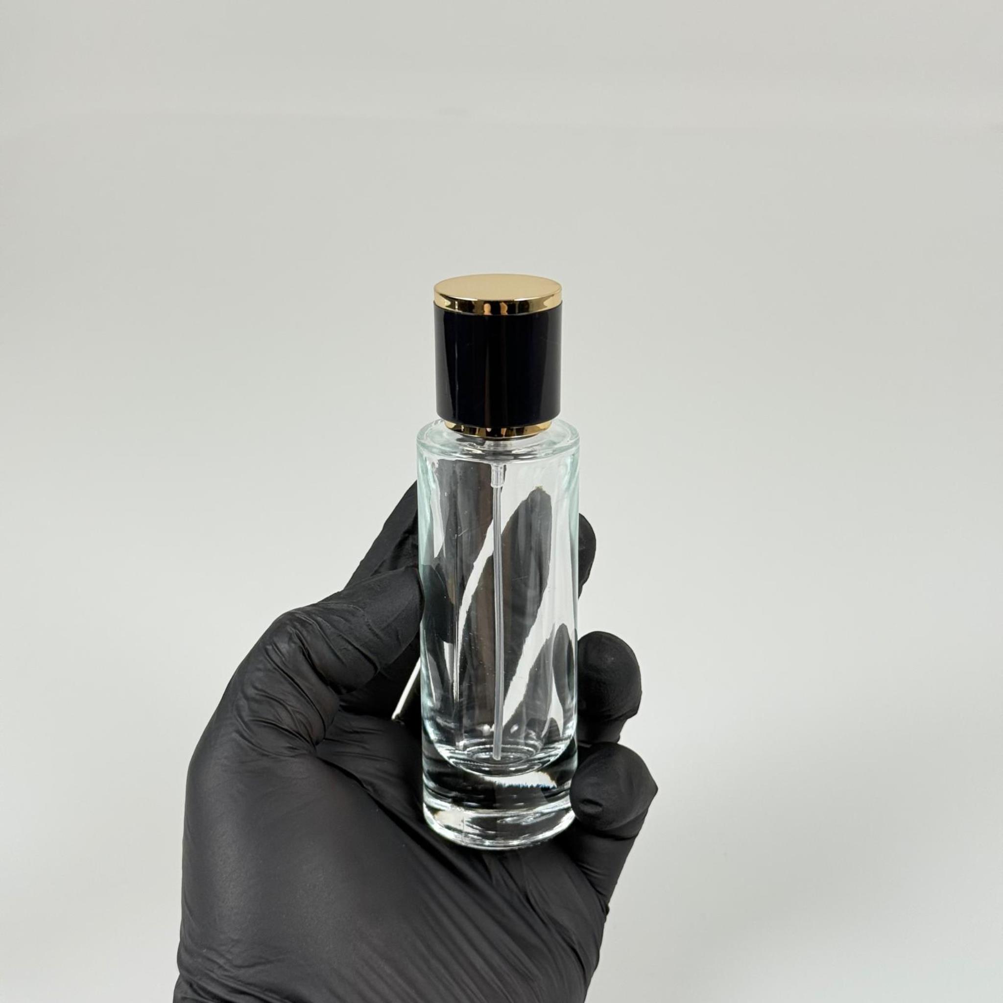 30 ML SİLİNDİR UZUN MODEL PARFÜM ŞİŞESİ - GÜMÜŞ METAL SPREYLİ + GOLD SİYAH KAPAKLI (AĞIZ 15 MM GEÇME KOLAY KAPAMA)