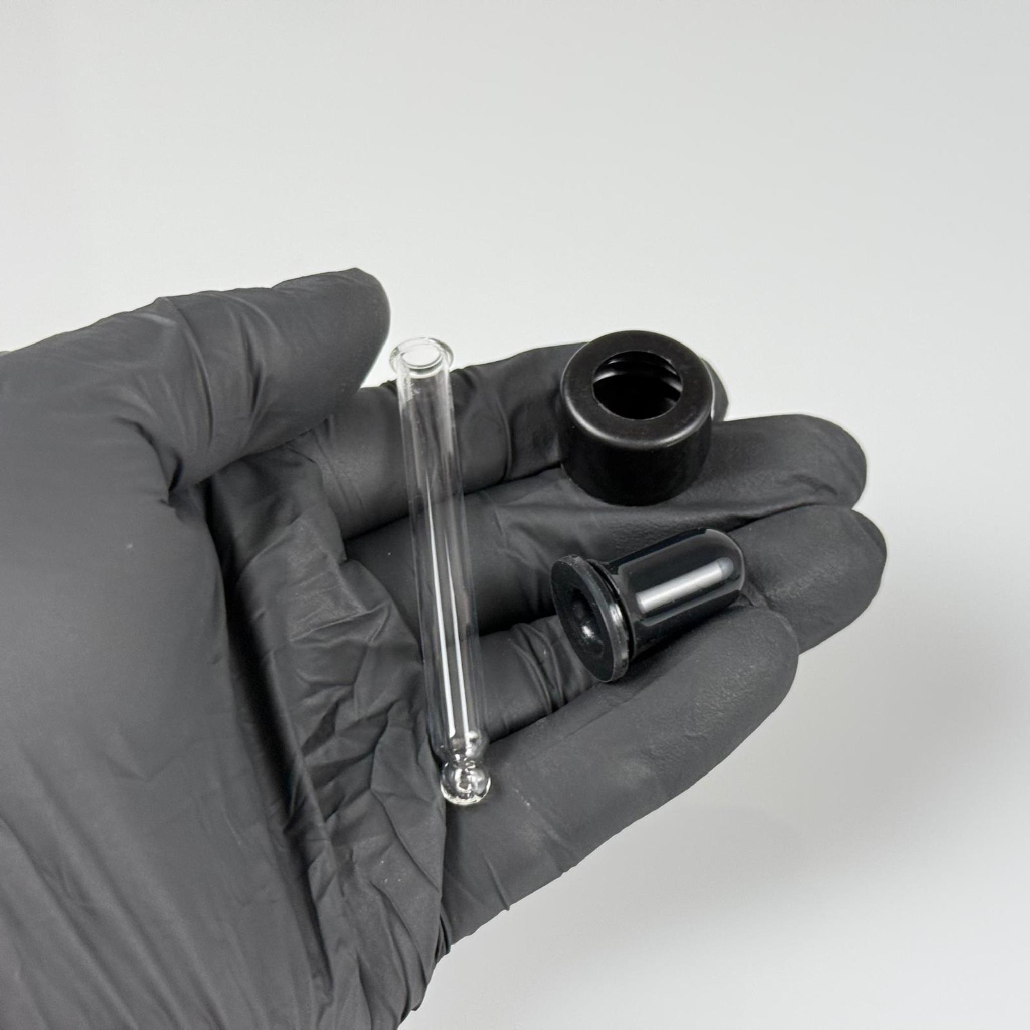 18 MM CAM DAMLALIKLI TAKIM - SİYAH EMZİK +  DELİKLİ PLASTİK DÜZ SİYAH KAPAK + 65 MM CAM PİPET
