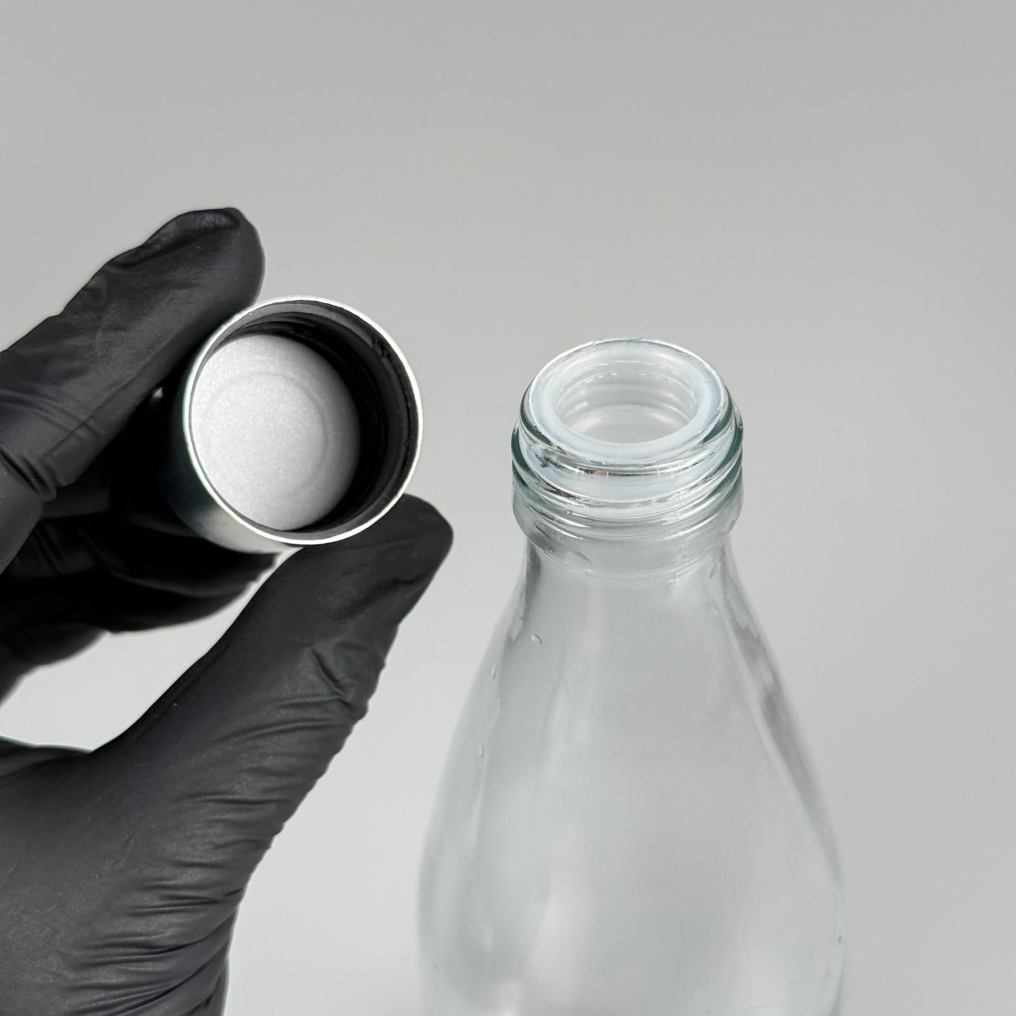 330 CC CAM ŞİŞE + ALÜMİNYUM KAPLAMALI GÜMÜŞ KAPAKLI + KÖR TIPALI TAKIM - 330 ML ŞİŞE