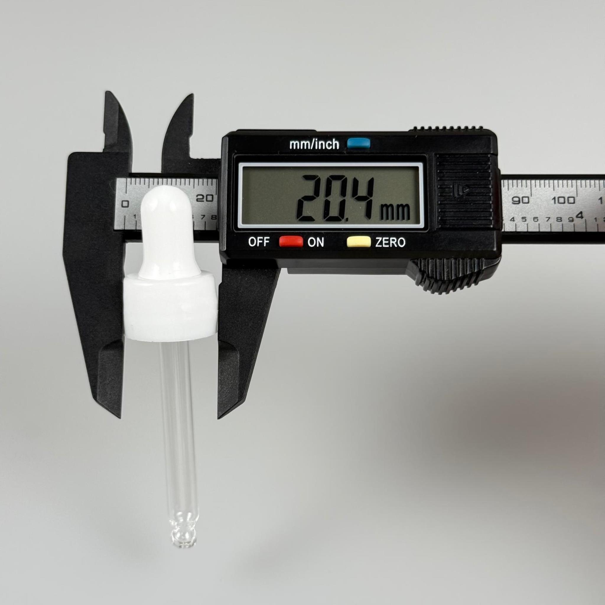 18 MM CAM DAMLALIKLI TAKIM - BEYAZ EMZİK +  DELİKLİ PLASTİK DÜZ BEYAZ KAPAK + 65 MM CAM PİPET