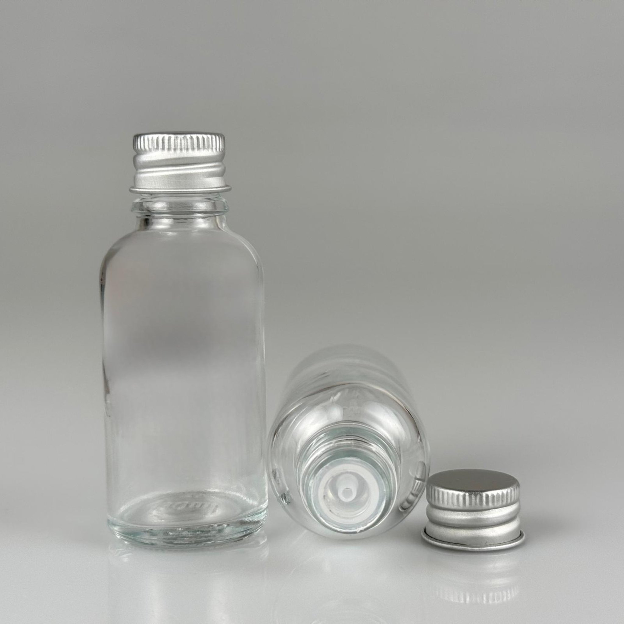30 CC ŞEFFAF CAM ŞİŞE + KÖPÜK CONTALI GÜMÜŞ ALÜMİNYUM METAL KAPAKL + DAMLALIKLI KOLONYA TIPALII TAKIM - 30 ML ŞEFFAF CAM ŞİŞE