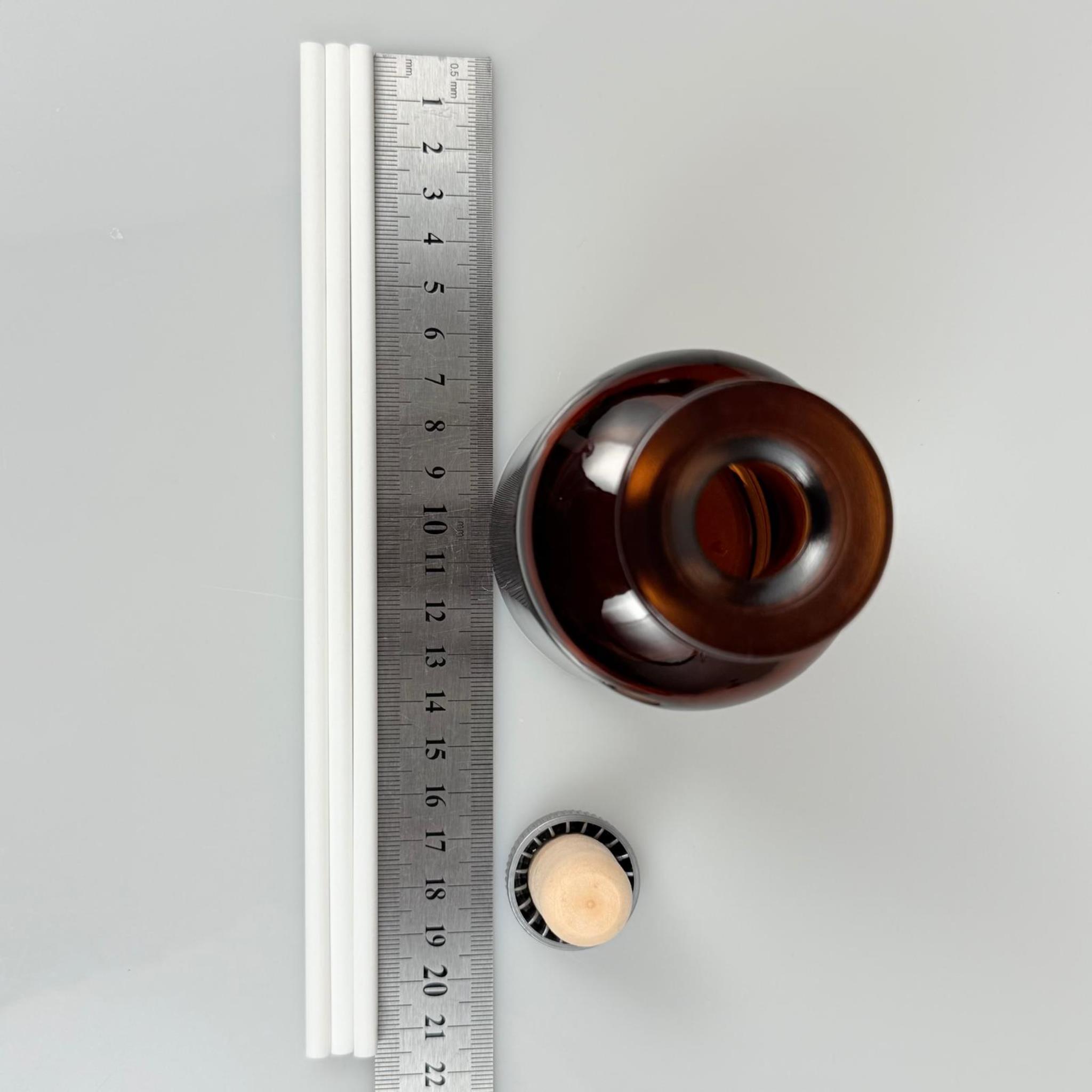 150 CC AMBER CAM BAMBU SİLİNDİR ODA KOKUSU ŞİŞESİ - 150 ML DİFFUSER CAM ŞİŞE + GRİ MANTAR TIPA + 3 ADET 24 CM BEYAZ FİBER BAMBU ÇUBUK