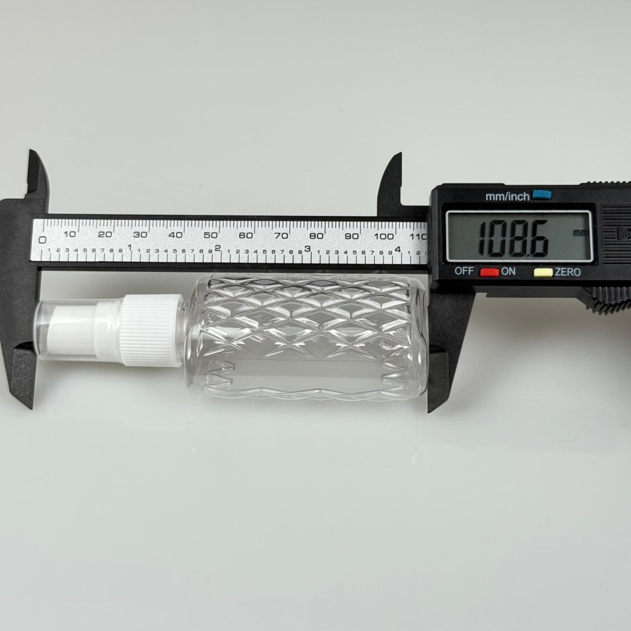 50 CC ŞEFFAF PET KÖŞELİ PARFÜM ŞİŞESİ  - BEYAZ SPREYLİ - 50 ML PLASTİK PARFÜM - KOLONYA ŞİŞESİ