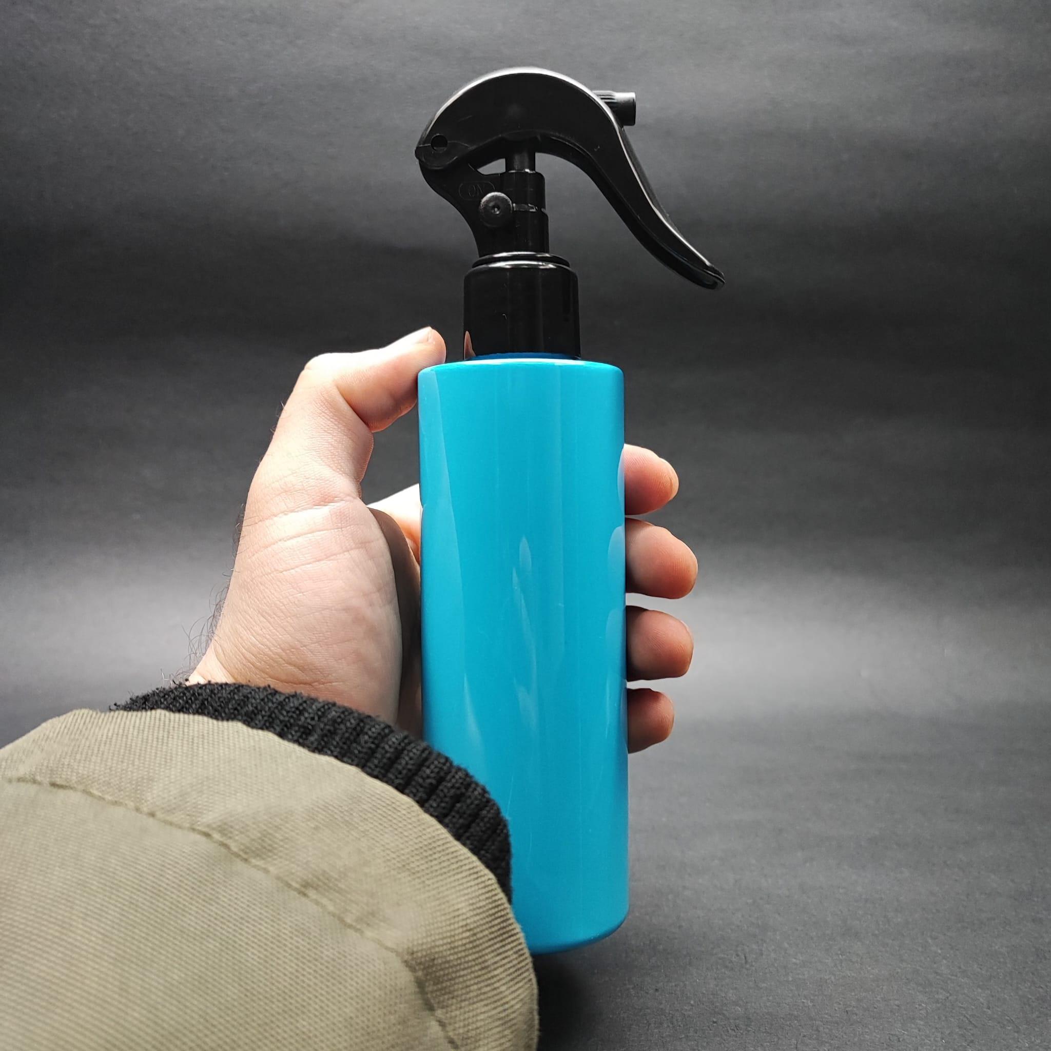 200 CC KÜT BOYUNLU UZUN SİLİNDİR PET ŞİŞE (24 GR) - SİYAH TRİGER SPREYLİ (DUMAN PÜSKÜRTÜR) - 200 ML PLASTİK ŞİŞE - MAVİ