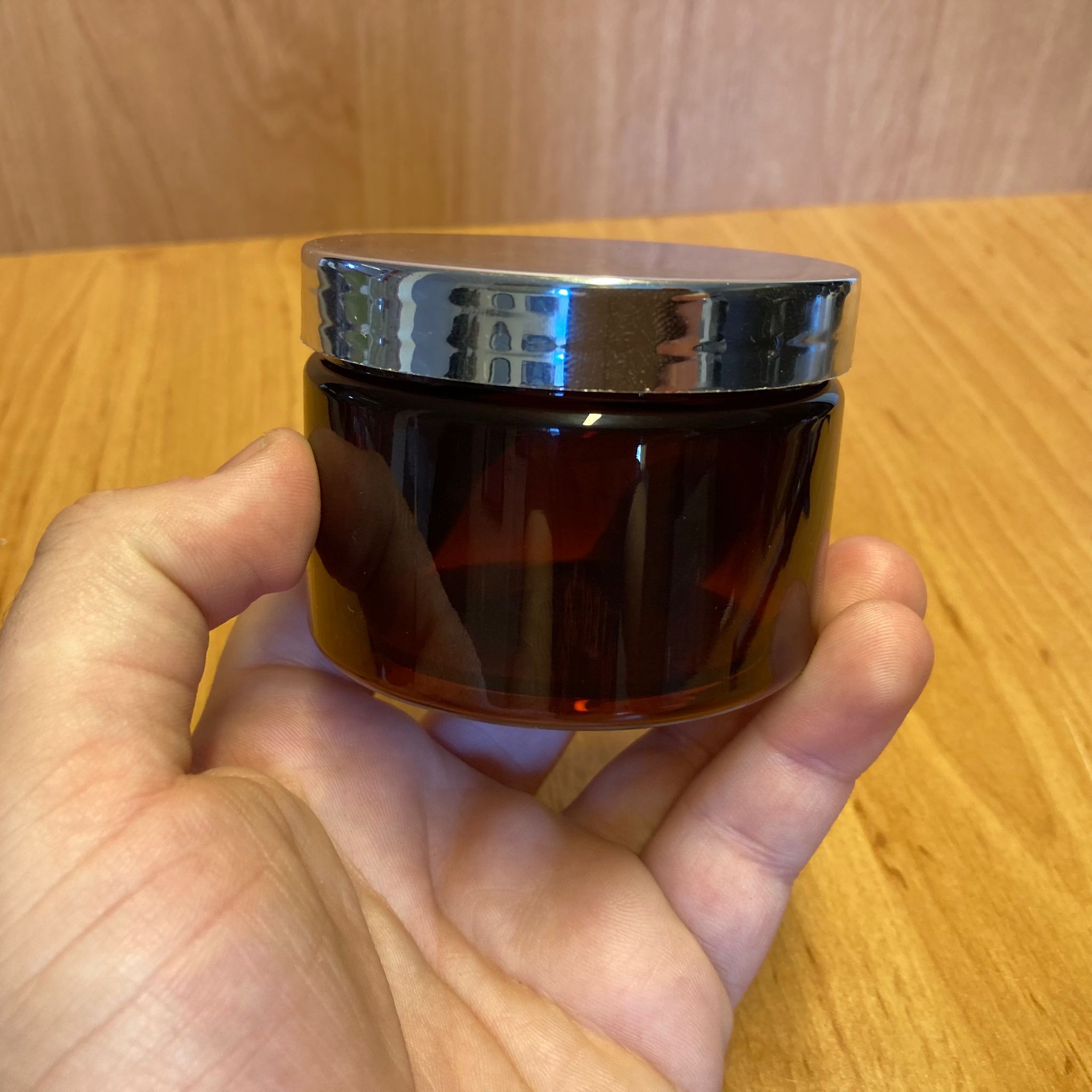 150 CC AMBER SERT PLASTİK KAVANOZ - GÜMÜŞ KAPAKLI - 150 ML PLASTİK KREM KAVANOZU