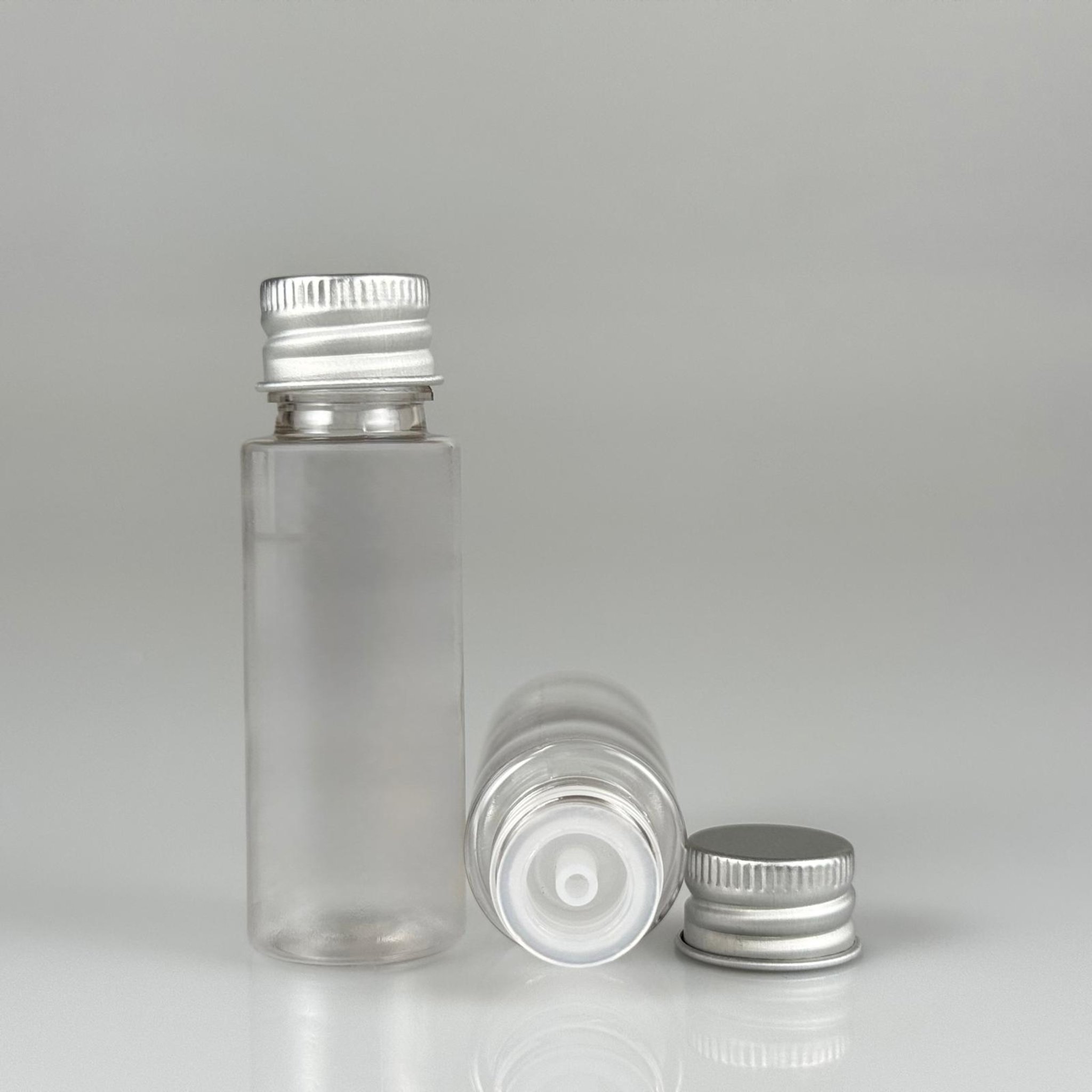 20 CC ŞEFFAF PET SHOT ŞİŞE - KÖPÜK CONTALI GÜMÜŞ ALÜMİNYUM METAL KAPAKLI + DAMLALIKLI KOLONYA TIPALI TAKIM - 20 ML PLASTİK ŞİŞE