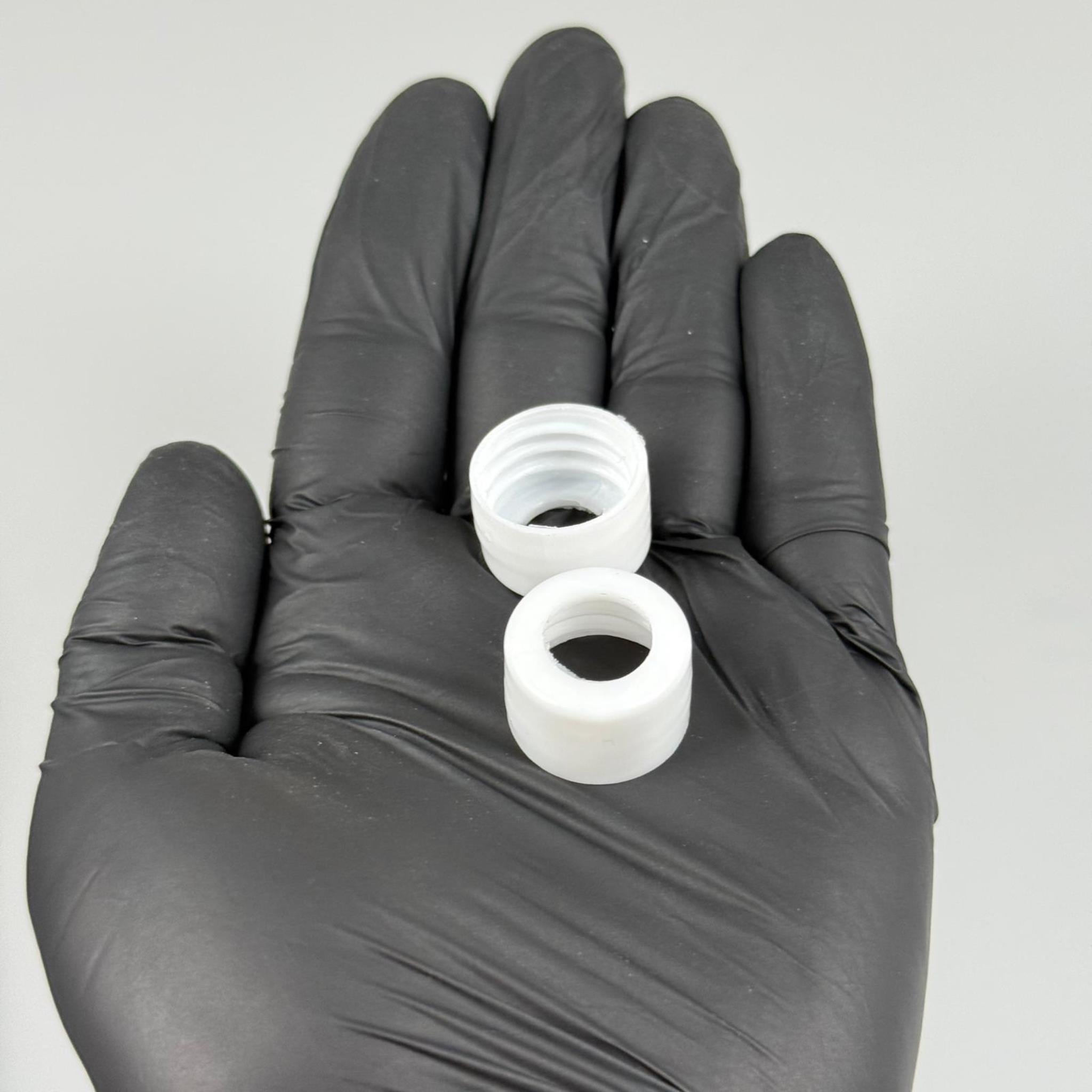 18 MM DELİKLİ PLASTİK KAPAK BEYAZ - DÜZ (DAMLALIK İÇİN)