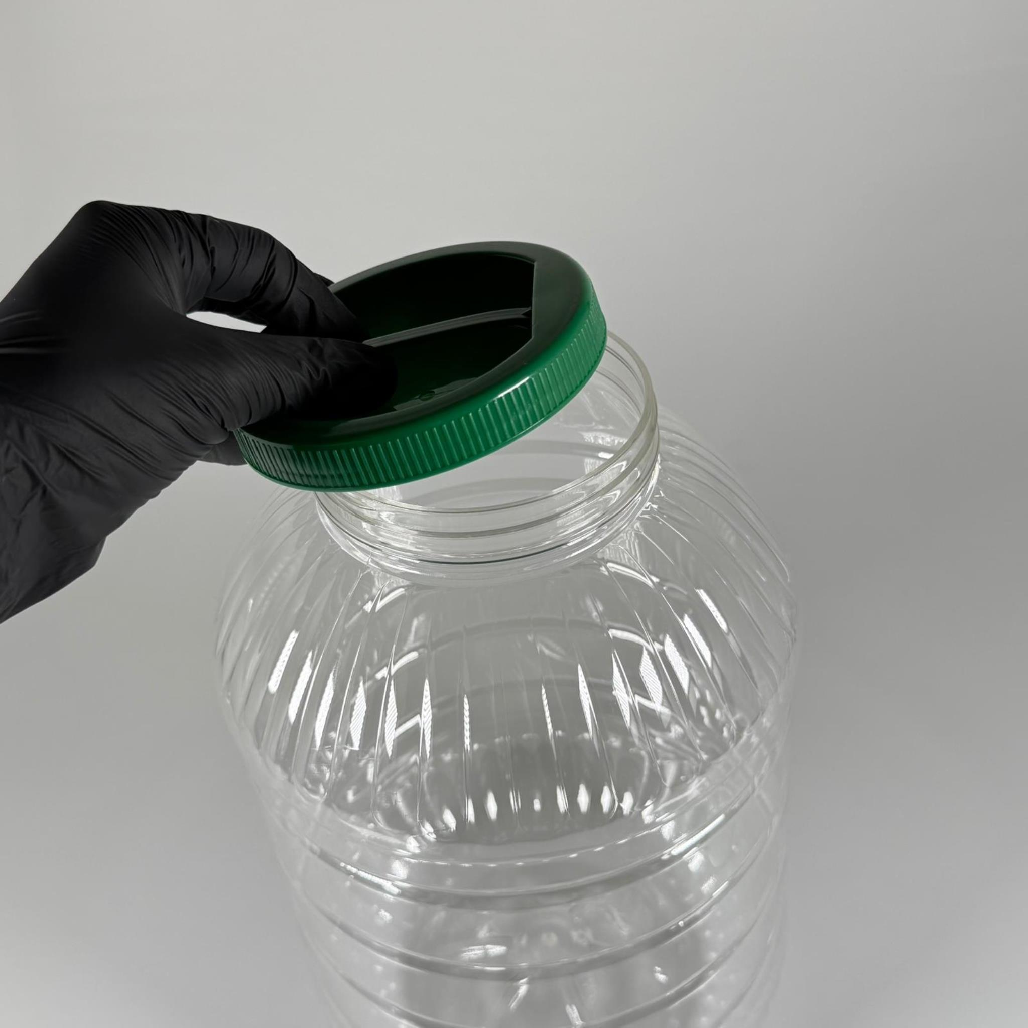 8 LİTRE PET KAVANOZ (5 KG ZEYTİN ALIR) - YEŞİL KAPAKLI - PLASTİK KAVANOZ - 8 LT PET BİDON - 8000 CC BÜYÜK YUVARLAK KAVANOZ 110 MM AĞIZ- TURŞU, ZEYTİN VB İÇİN BOŞ PLASTİK BİDONLARI