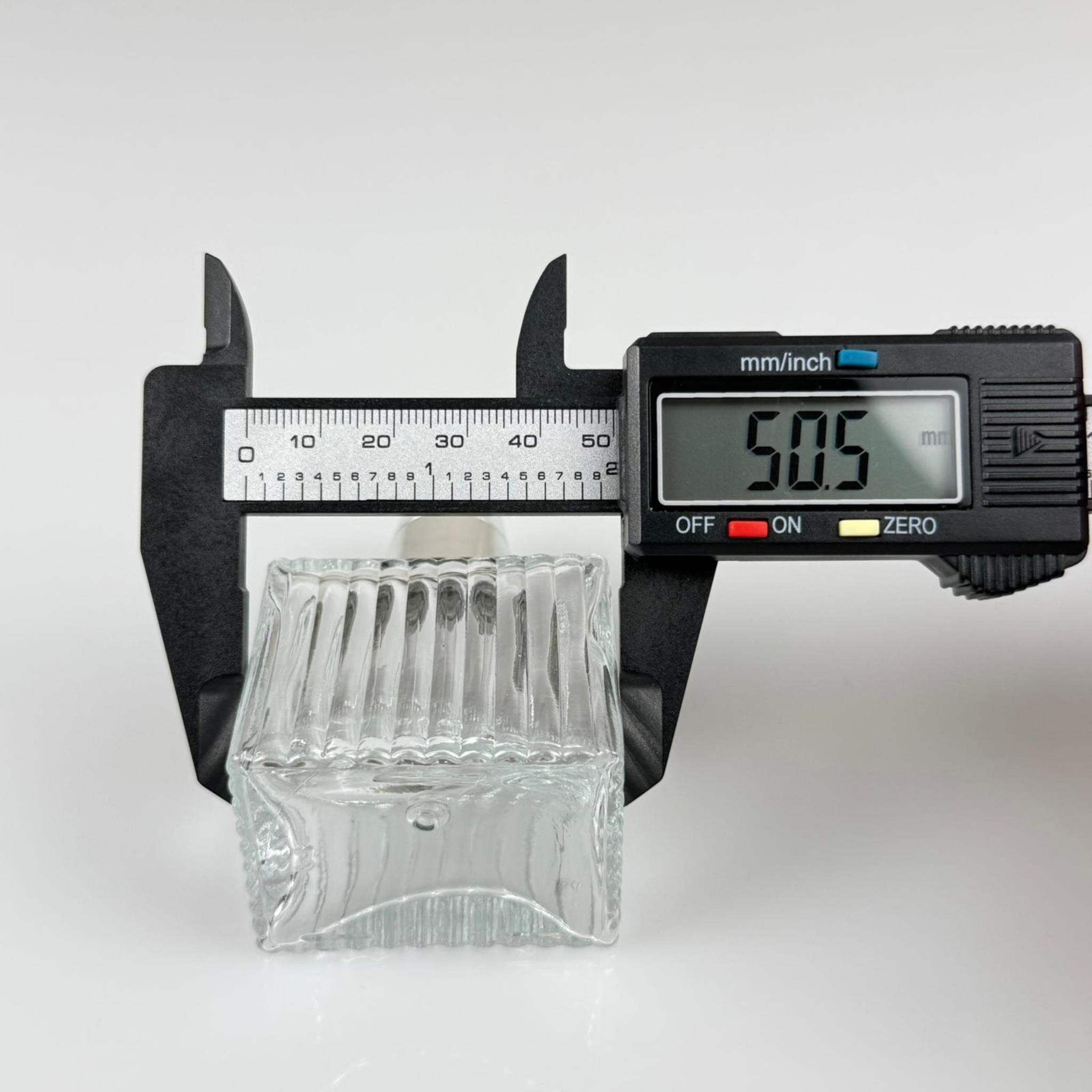 50 CC KÖŞELİ DESENLİ ÇİZGİLİ PRESTİJLİ CAM DAMLALIKLI ŞİŞE - SİYAH EMZİK - GÜMÜŞ FLOWER SEPET MODEL METALİK KAPAK - 50 ML CAM DAMLALIKLI ŞİŞE - DAMLALIKLI BOŞ ŞİŞE