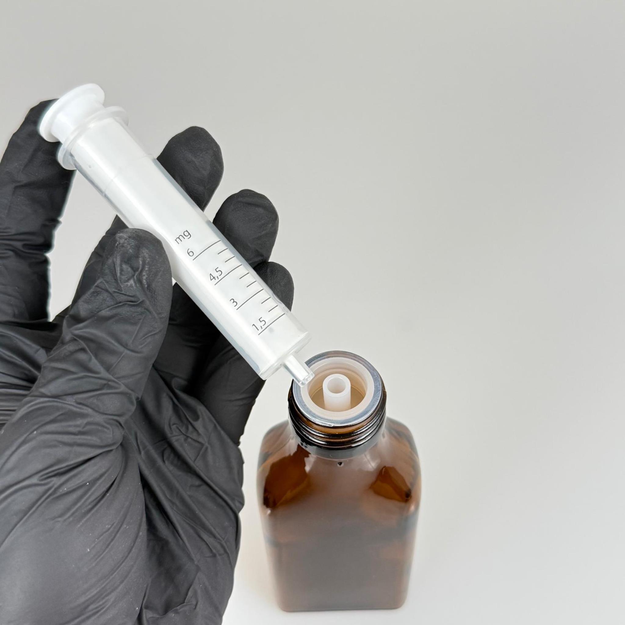 100 ML YASSI CAM ECZA ŞİŞESİ + 6 ML DOZAJ PİPETİ + DOZAJ TIPASI + CONTALI PLASTİK KAPAK TAKIM