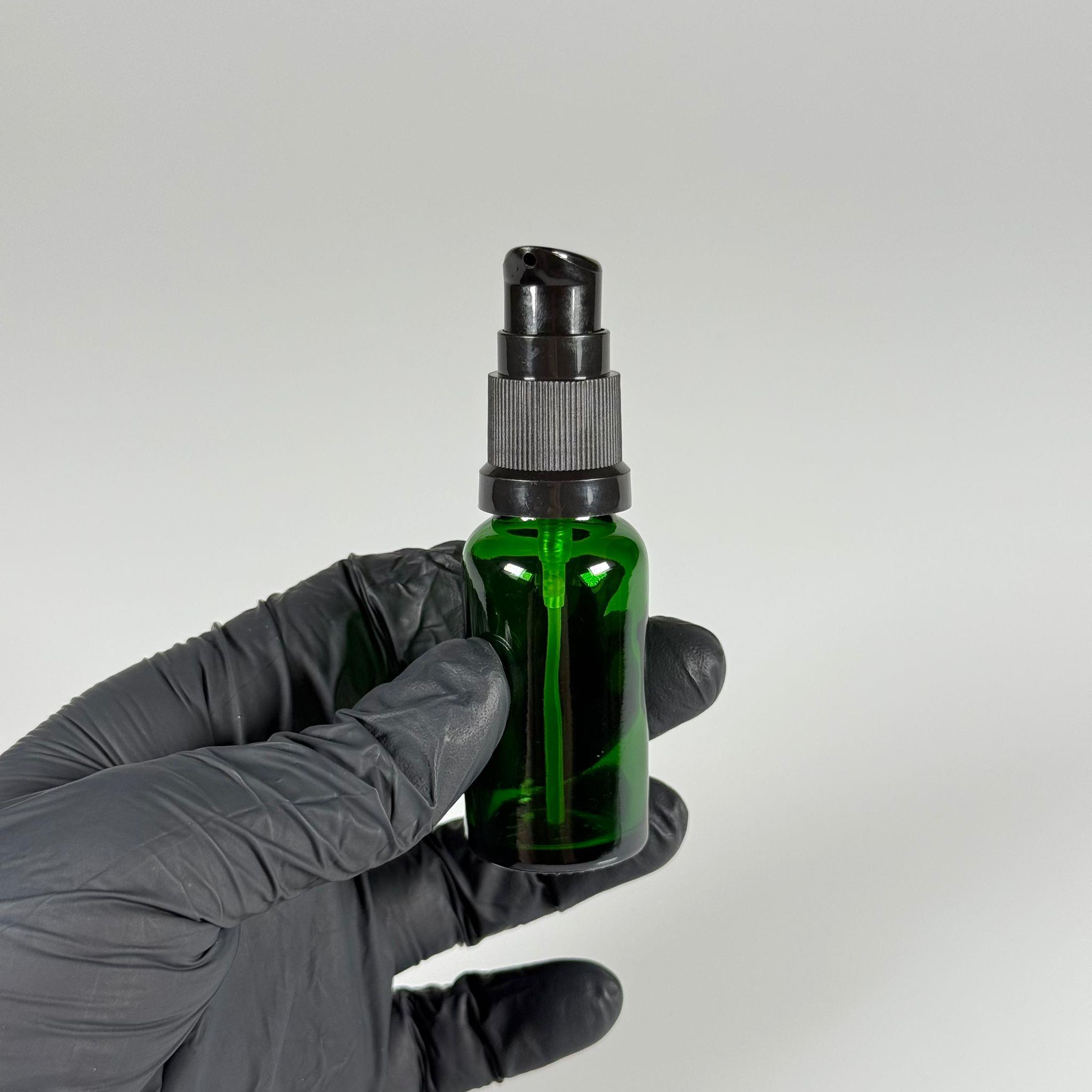 20 CC YEŞİL CAM ŞİŞE - SIZDIRMAZ ETEKLİ SİYAH LOSYON POMPALI TAKIM - 20 ML LOSYON ŞİŞESİ - YAĞ, KREM GİBİ YOĞUN KIVAMLI SIVILAR İÇİN CAM AMBALAJ