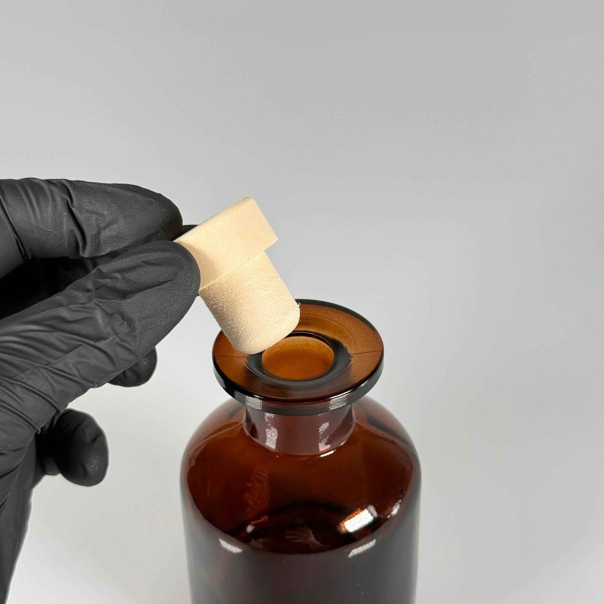 150 CC AMBER LÜX SİLİNDİR CAM ŞİŞE + AHŞAP GÖRÜNÜMLÜ SENTETİK MANTAR TIPA - 150 ML TIPALI CAM ŞİŞE