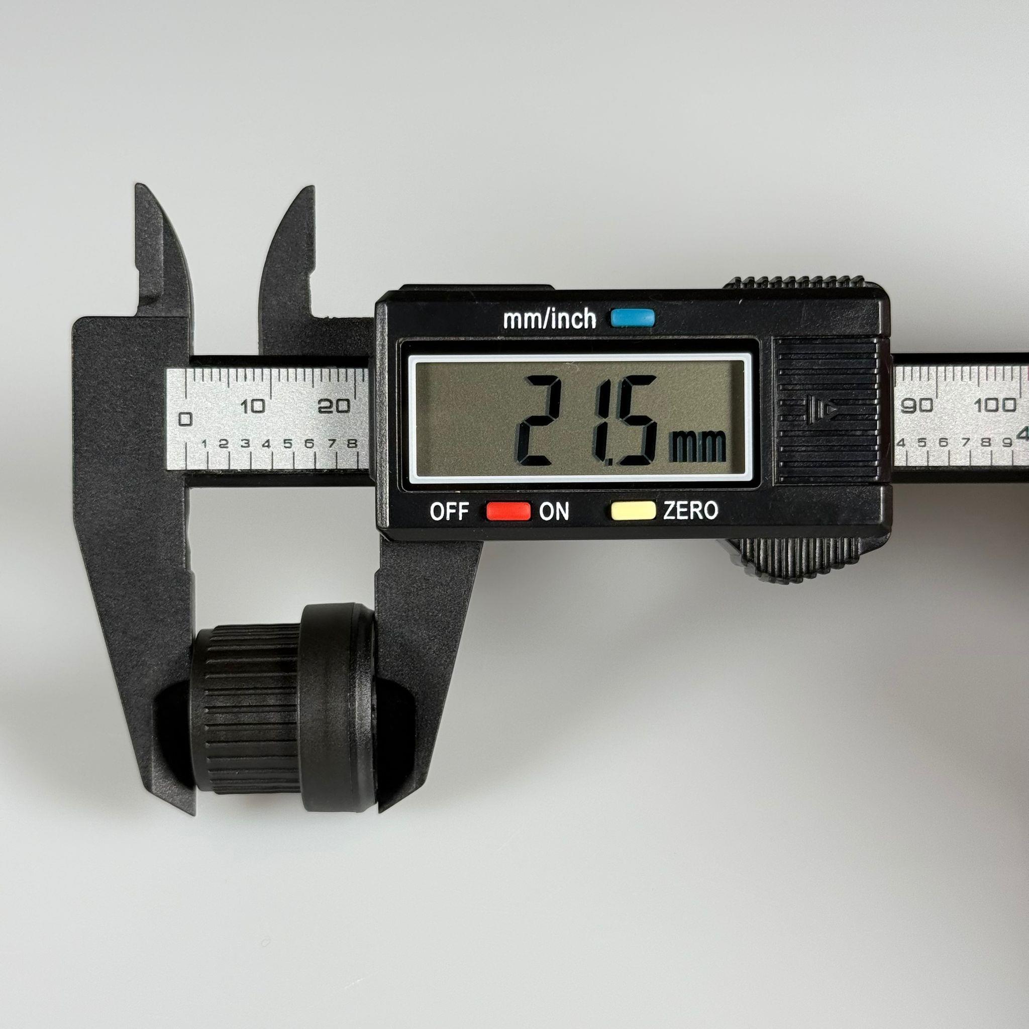 18 MM DELİKLİ PLASTİK KAPAK SİYAH KİLİTLİ (DAMLALIK İÇİN)