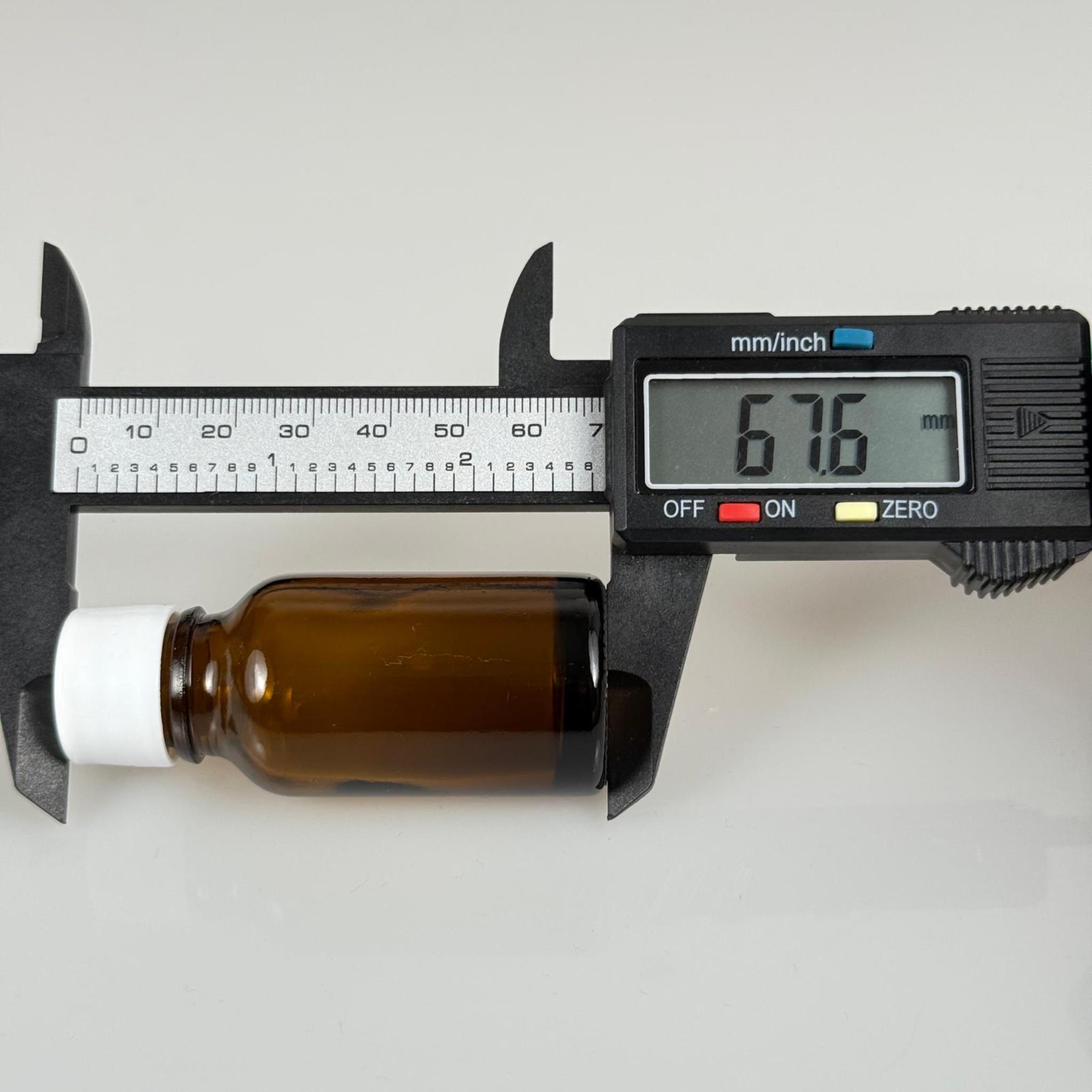 15 ML AMBER CAM ŞİŞE + CONTALI BEYAZ KAPAK - 15 CC KAPAKLI CAM ŞİŞE