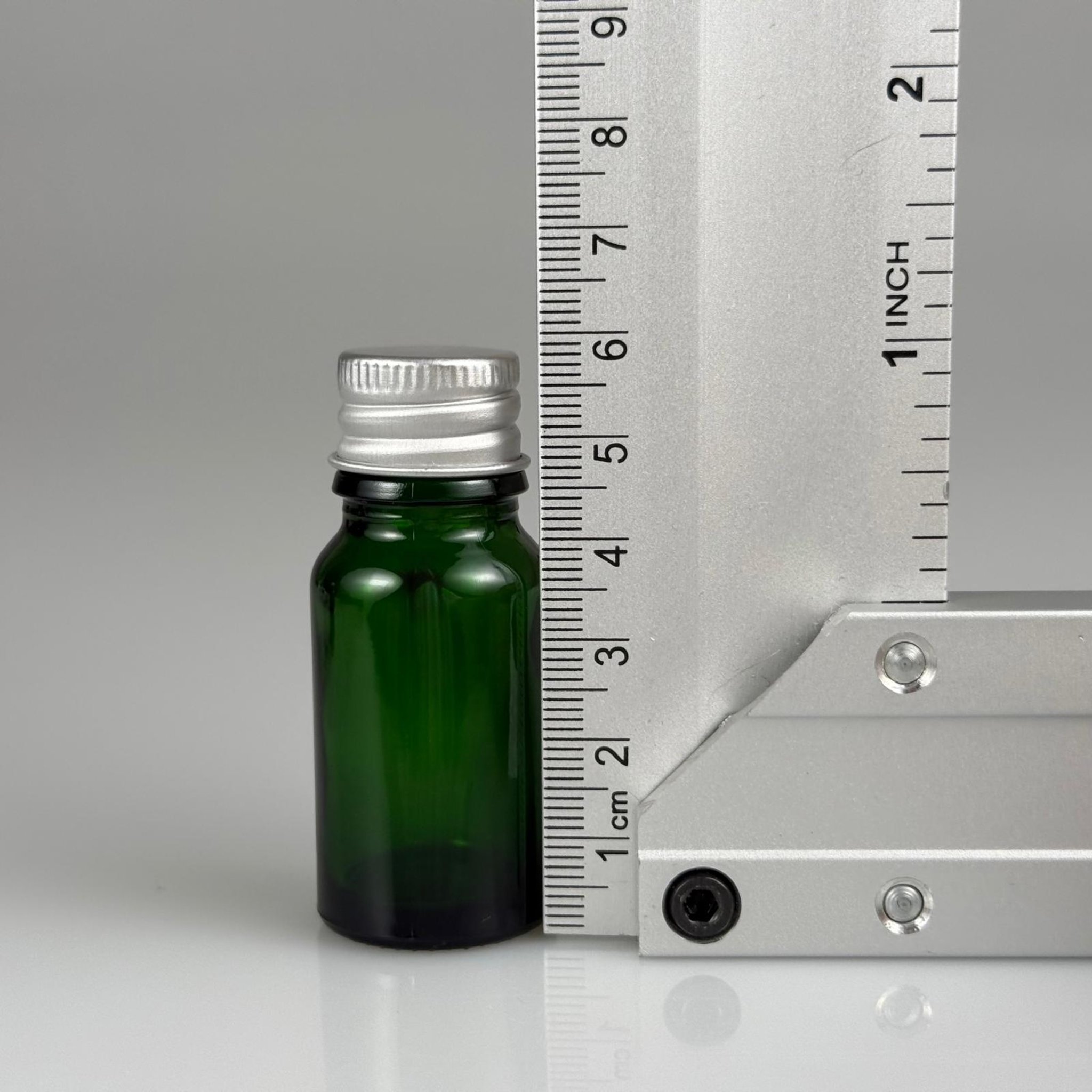 10 CC YEŞİL CAM ŞİŞE + KÖPÜK CONTALI GÜMÜŞ ALÜMİNYUM METAL KAPAKLI TAKIM - 10 ML YEŞİL CAM ŞİŞE