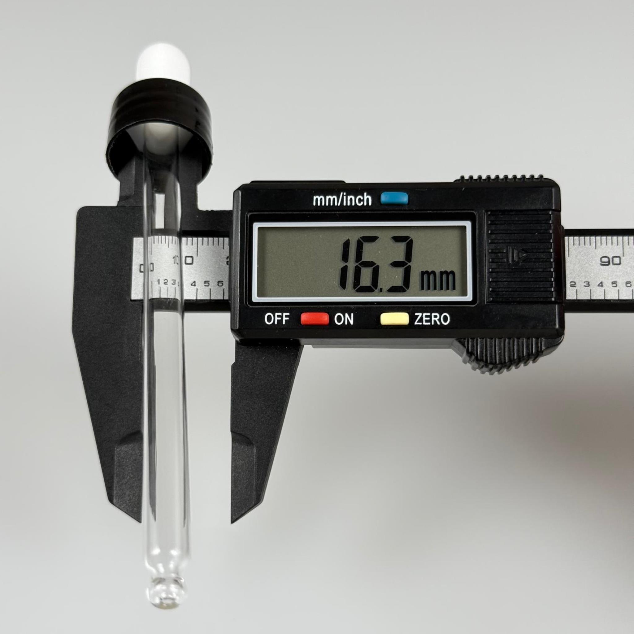 18 MM CAM DAMLALIKLI TAKIM - BEYAZ EMZİK + DELİKLİ PLASTİK DÜZ SİYAH KAPAK + 110 MM CAM PİPET