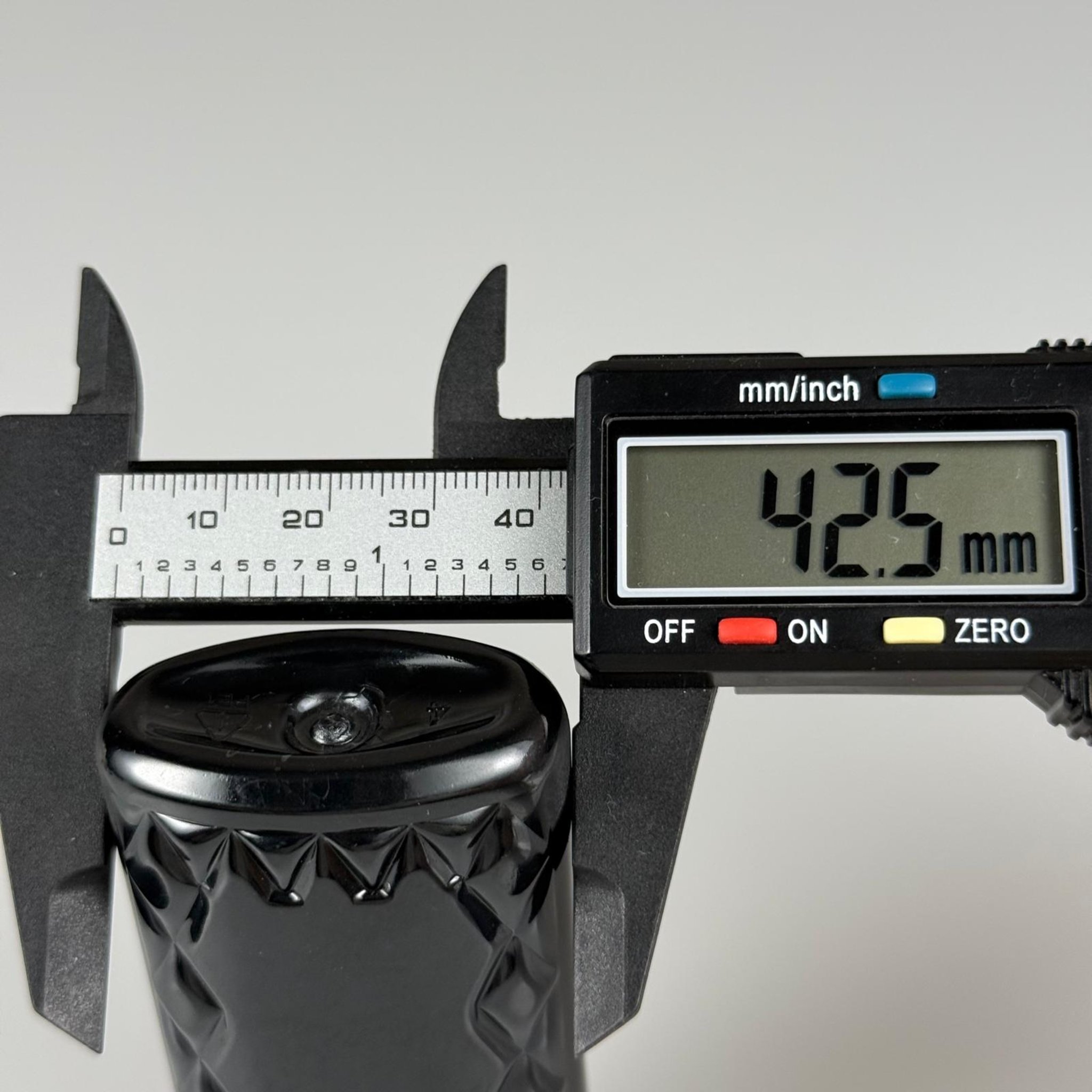50 CC KÖŞELİ BEYAZ PET ŞİŞE + KÖPÜK CONTALI GÜMÜŞ ALÜMİNYUM METAL KAPAKLI TAKIM - 50  ML PET ŞİŞE