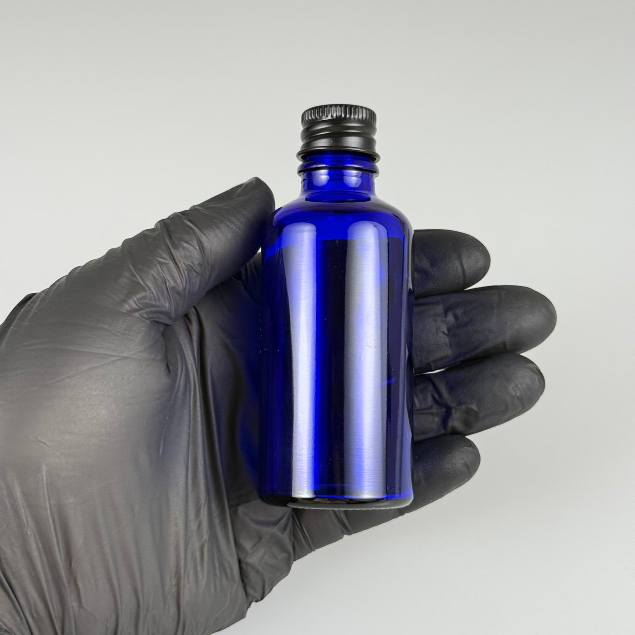 50 CC MAVİ CAM ŞİŞE + KÖPÜK CONTALI SİYAH ALÜMİNYUM METAL KAPAKLI + DAMLALIKLI KOLONYA TIPALI TAKIM - 50 ML MAVİ CAM ŞİŞE