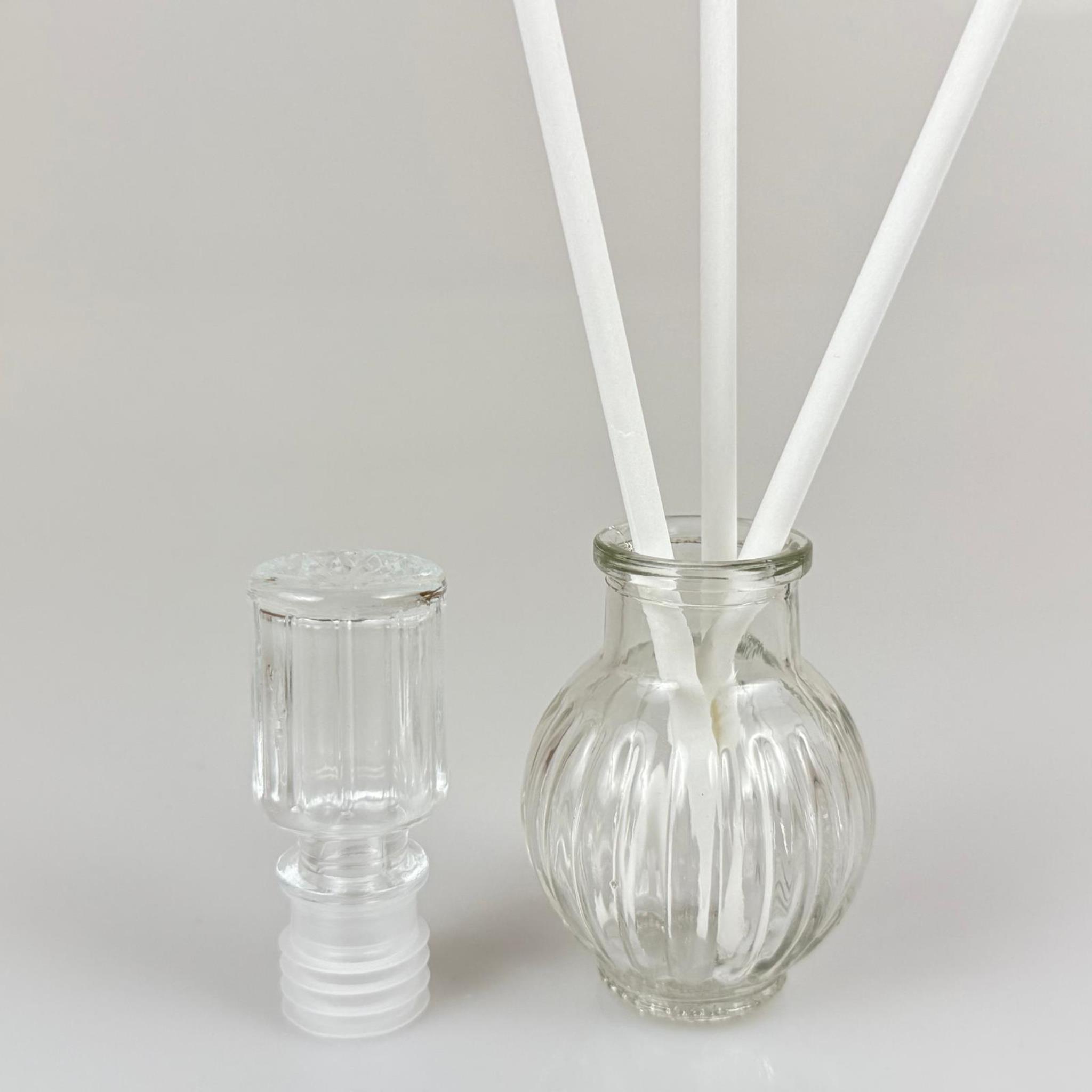 YUVARLAK  LÜKS MODEL CAM BAMBU ODA KOKUSU ŞİŞESİ + CAM TIPA + 3 ADET FİBER BEYAZ BAMBU ÇUBUK - 50 ML SET TAKIM - HEDİYELİK PROMOSYON LÜX DİFFUSER ŞİŞELERİ