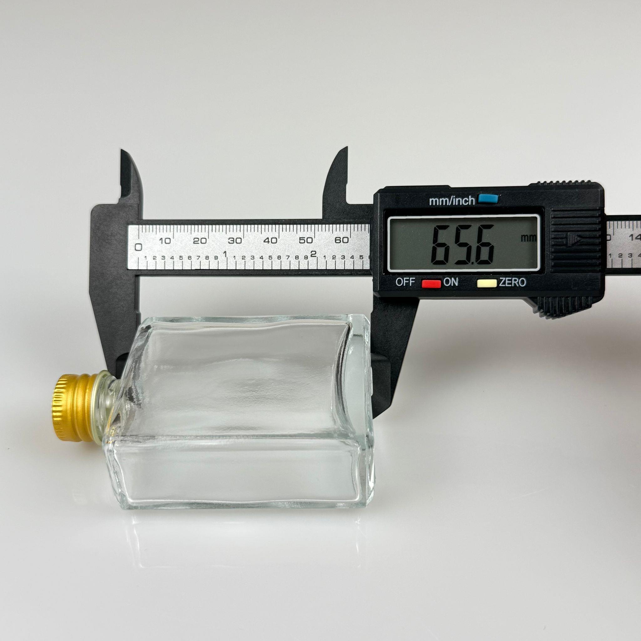 40 CC YASSI DİKDÖRTGEN KÖŞELİ KISA CAM ŞİŞE - GOLD METAL KAPAKLI - 40 ML PRESTİJLİ ŞİŞE